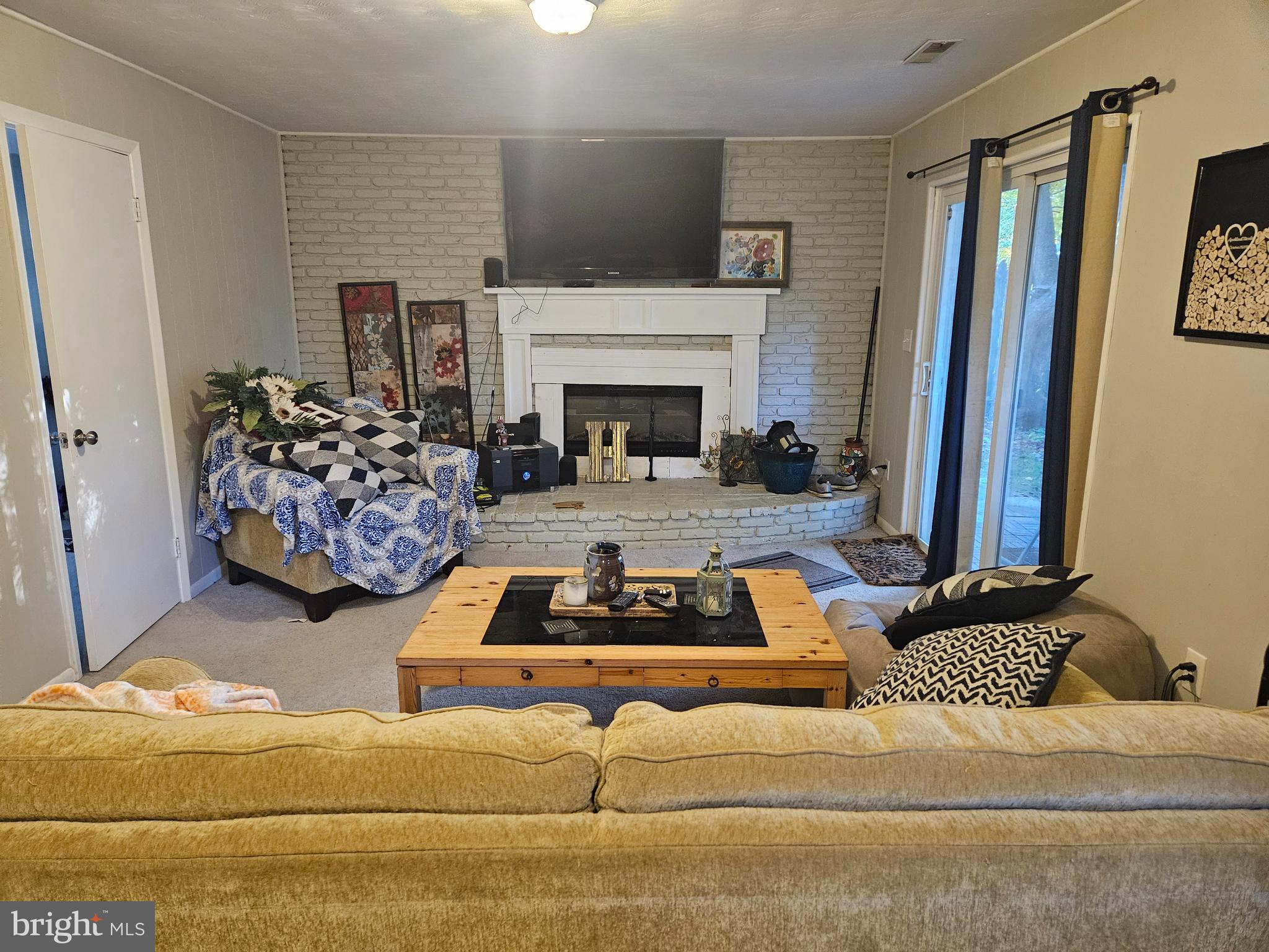 PONDVIEW - Residential