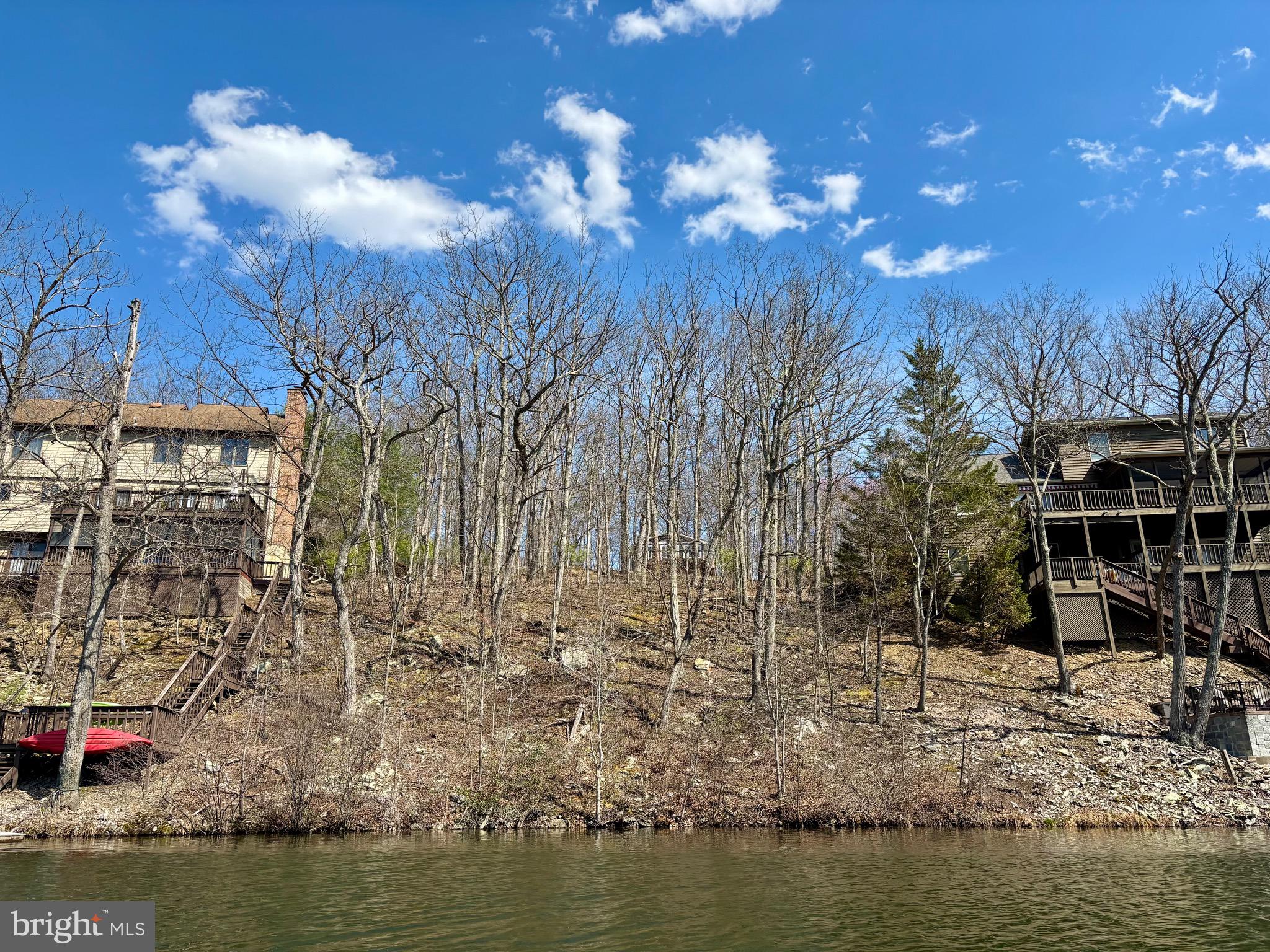 LAKE HOLIDAY ESTATES - Land