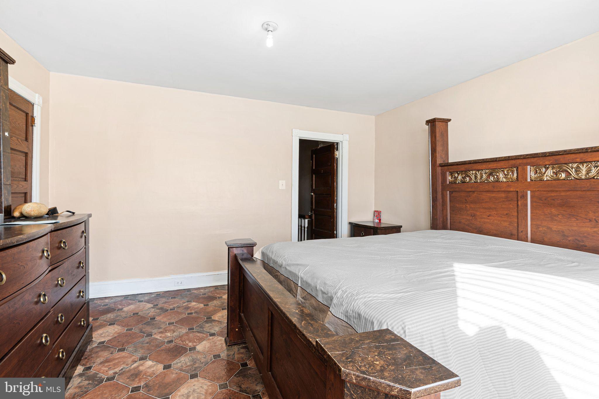 KENSINGTON - Residential