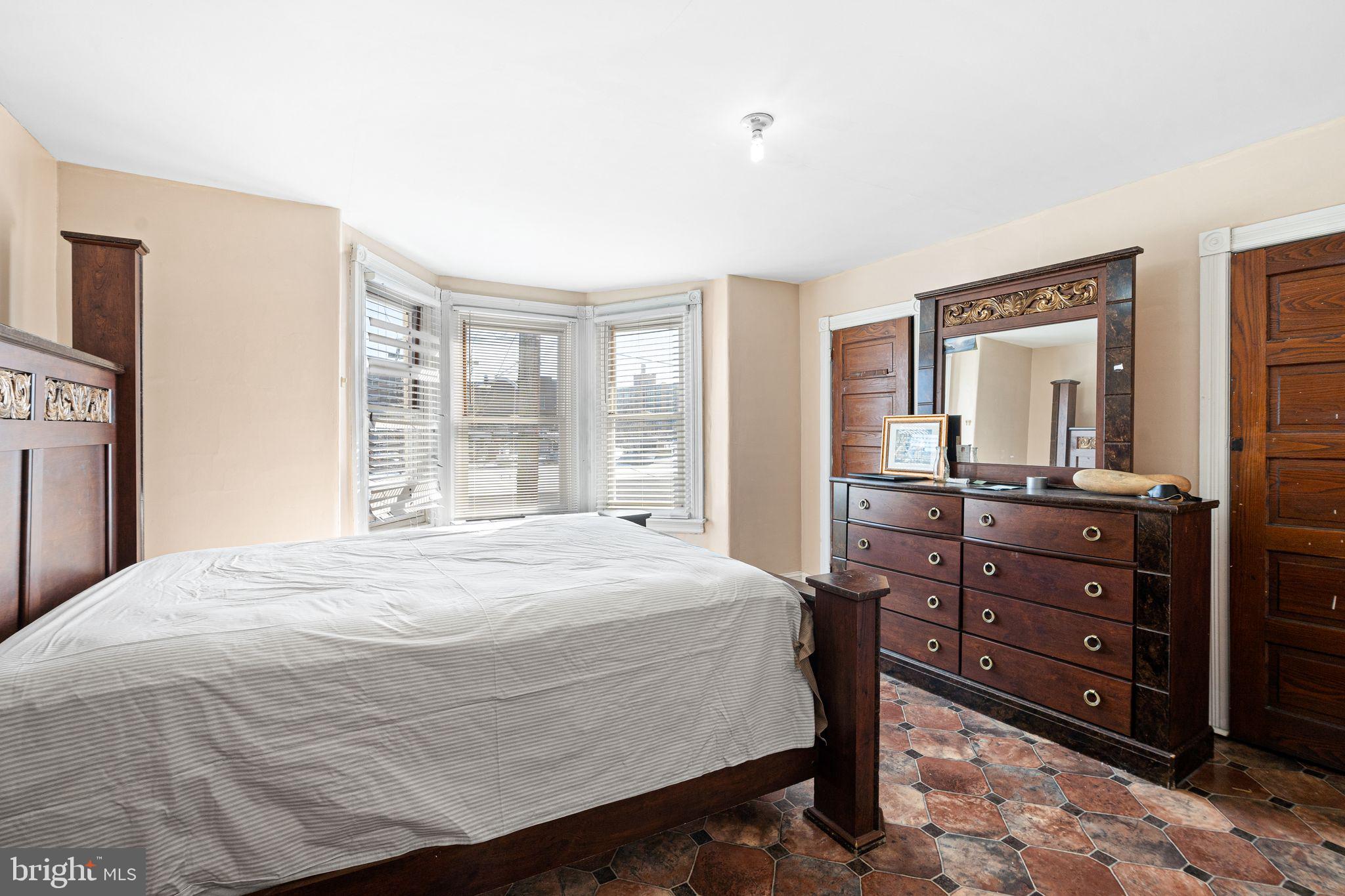 KENSINGTON - Residential