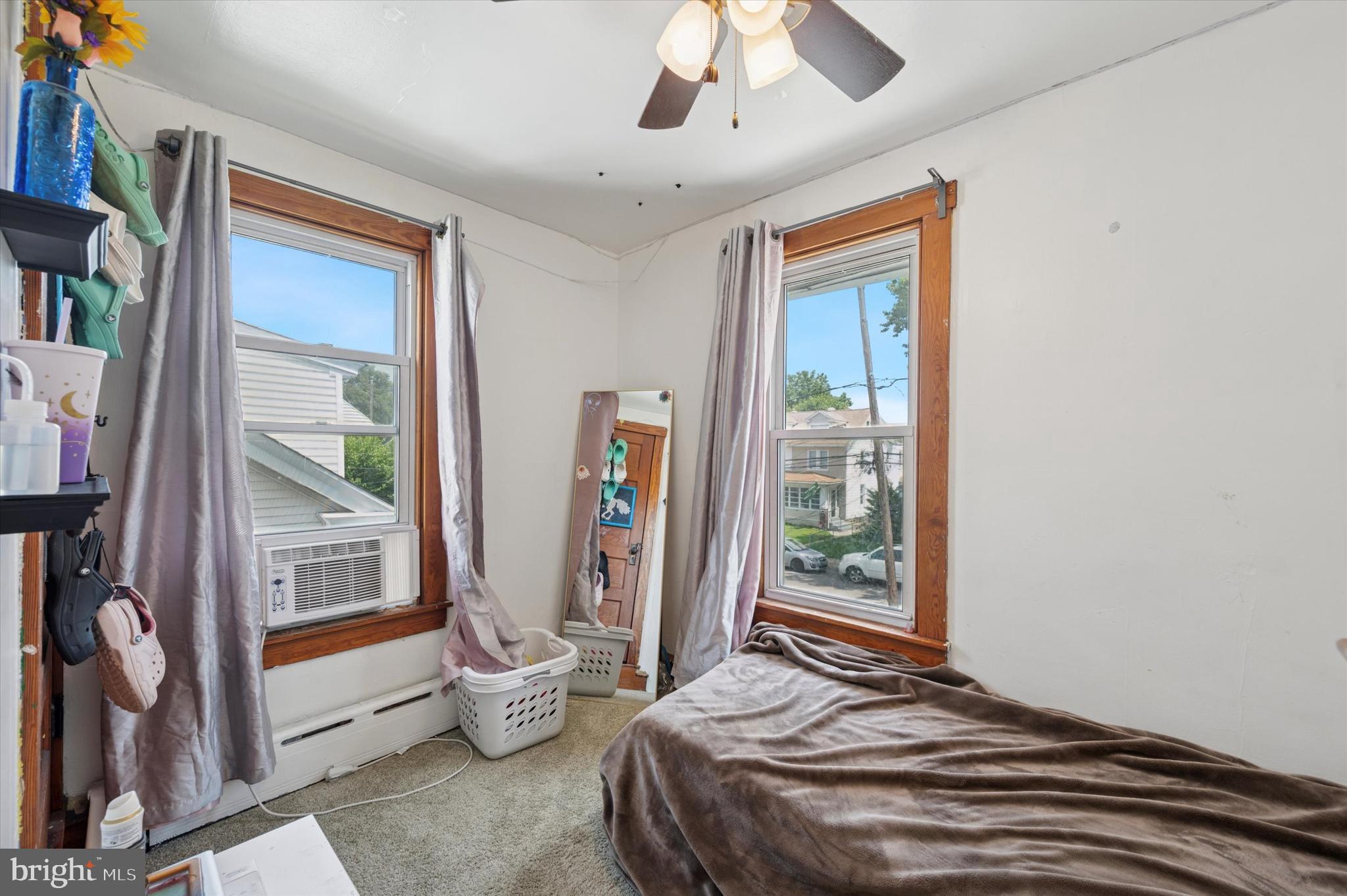 LINWOOD TERR - Residential