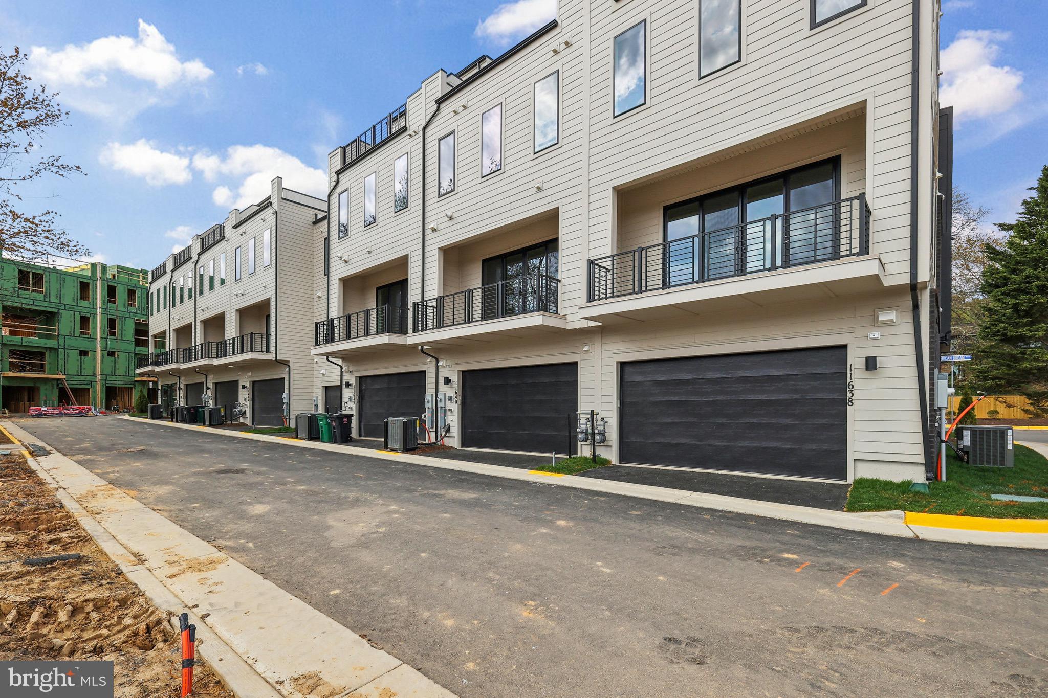 SUNSET STATION - Residential