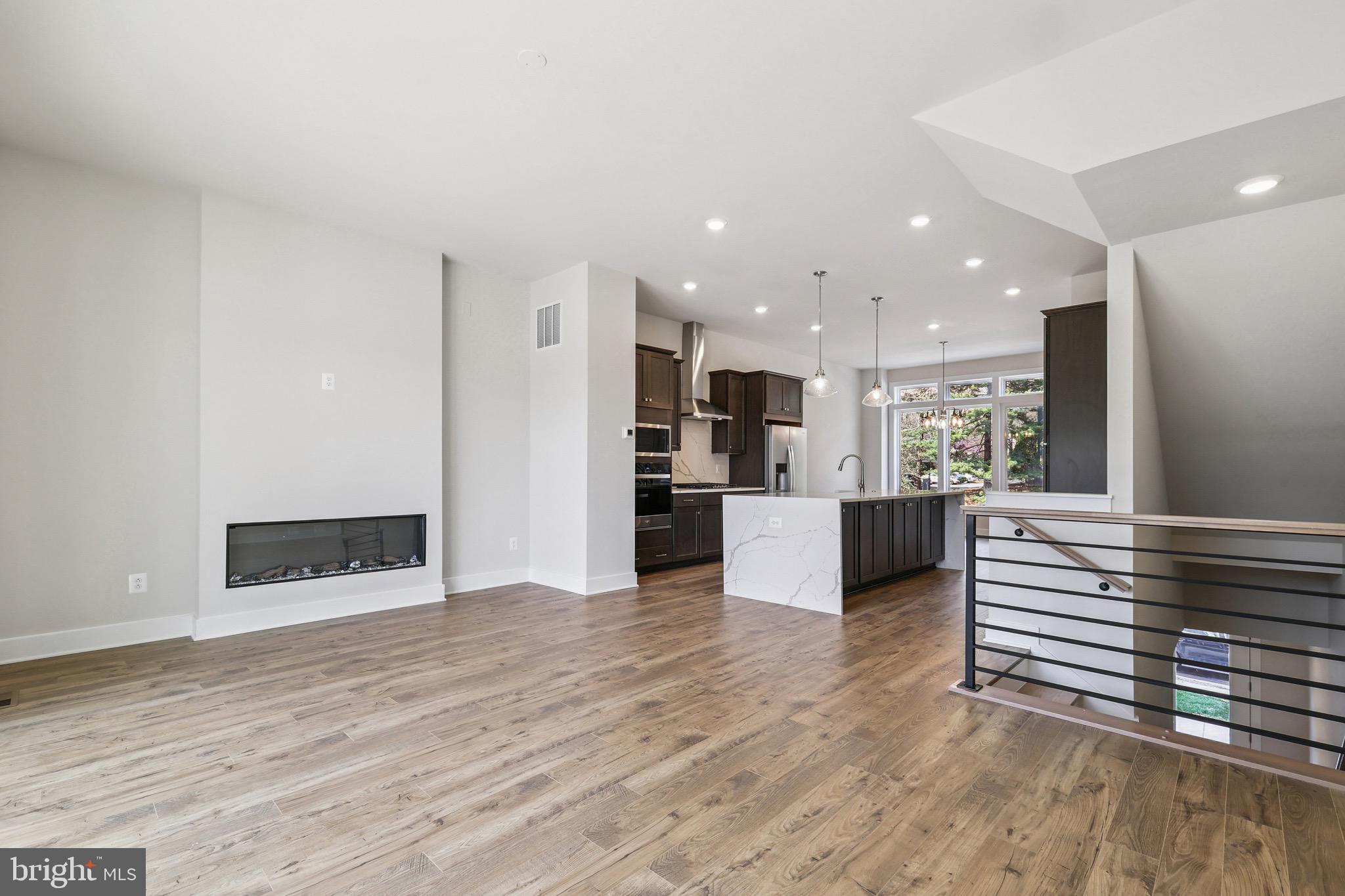 SUNSET STATION - Residential