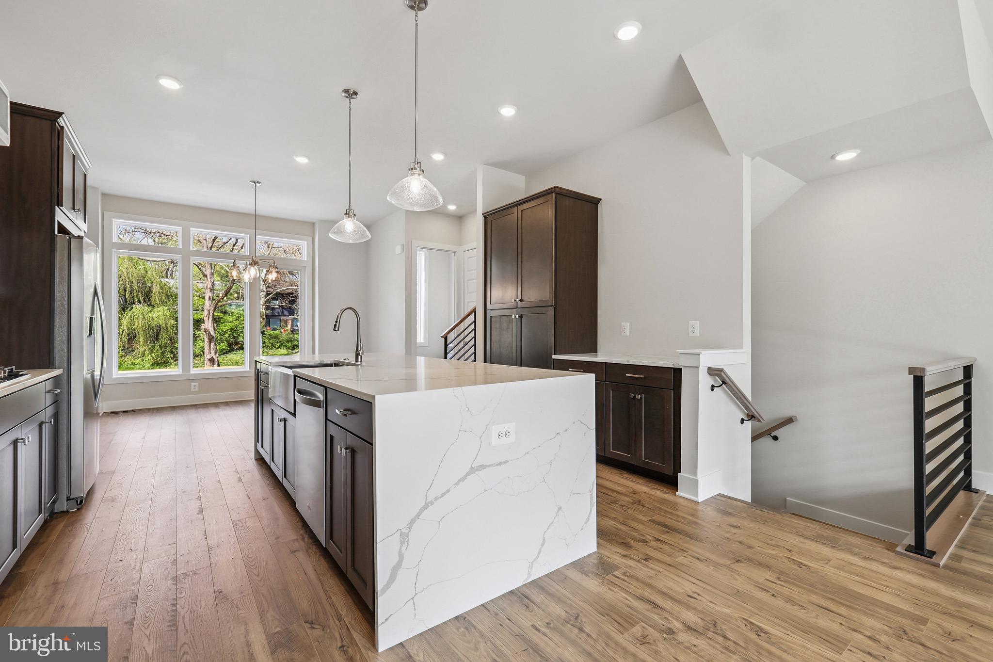 SUNSET STATION - Residential