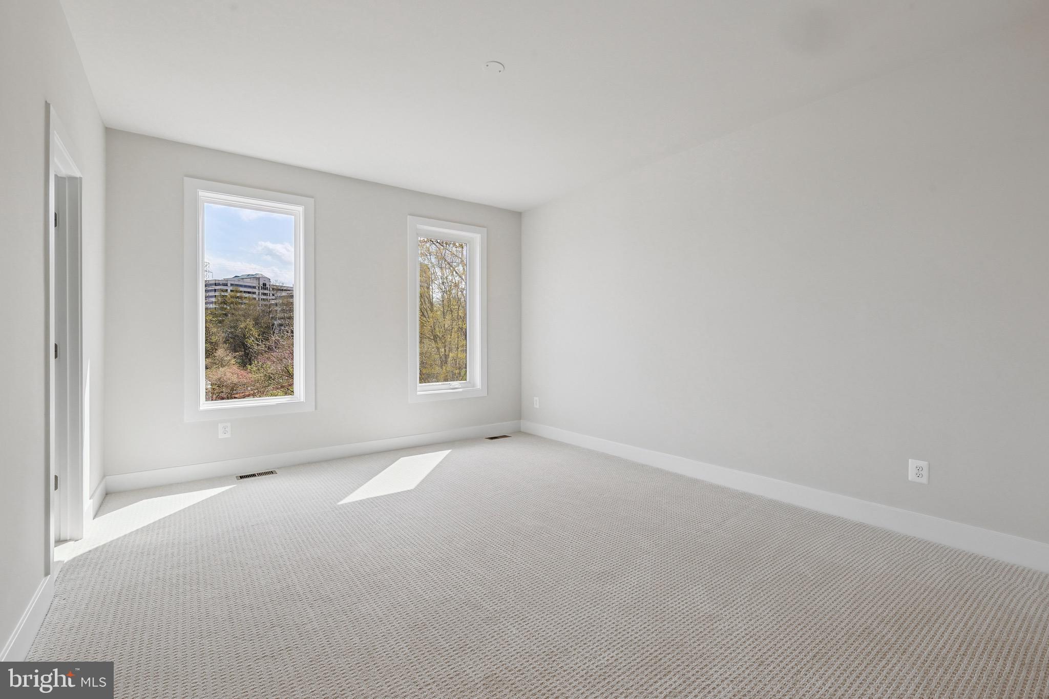 SUNSET STATION - Residential