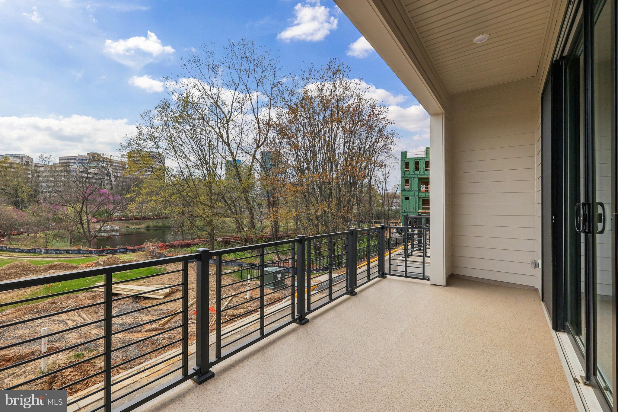 SUNSET STATION - Residential