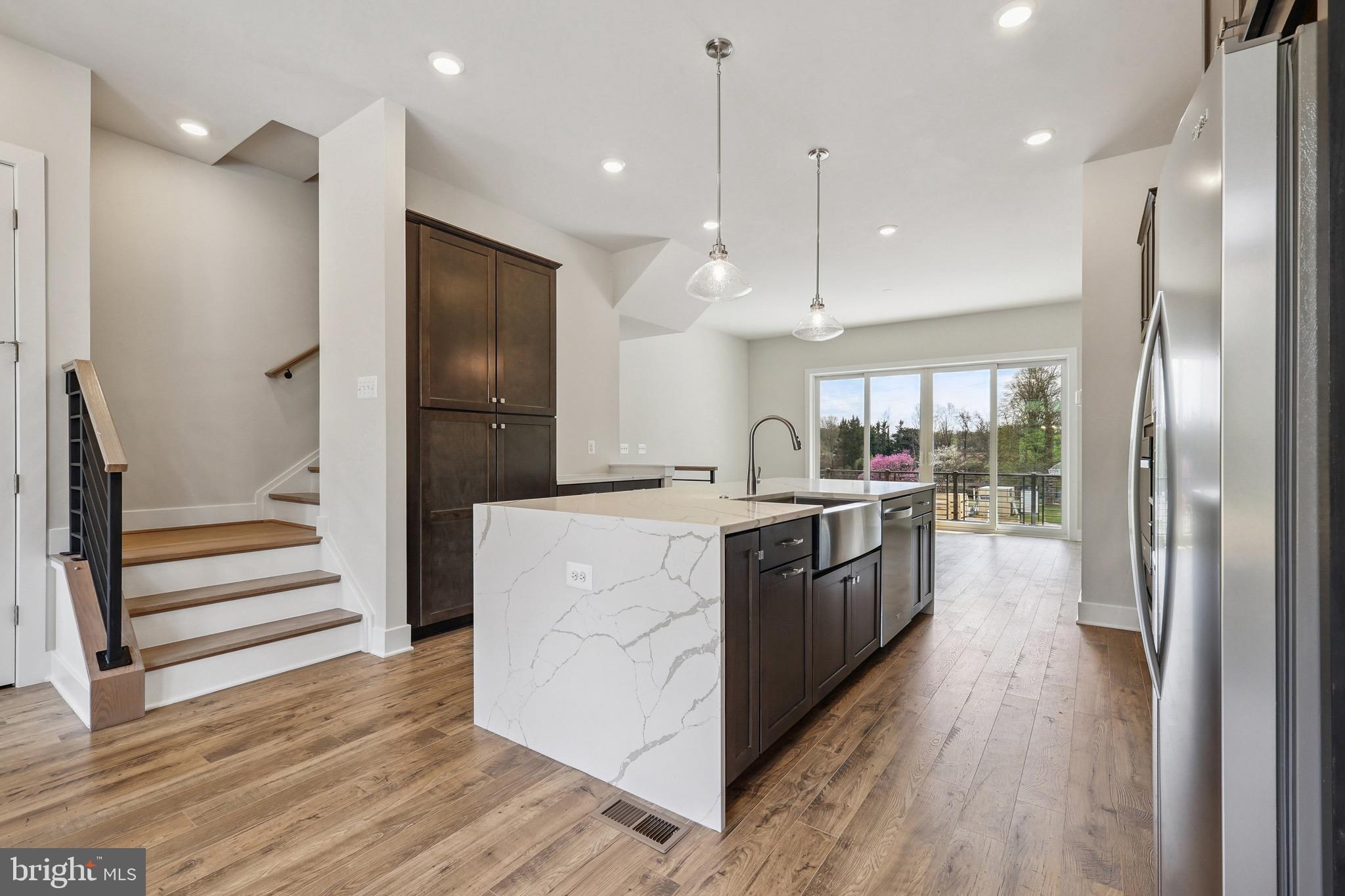 SUNSET STATION - Residential