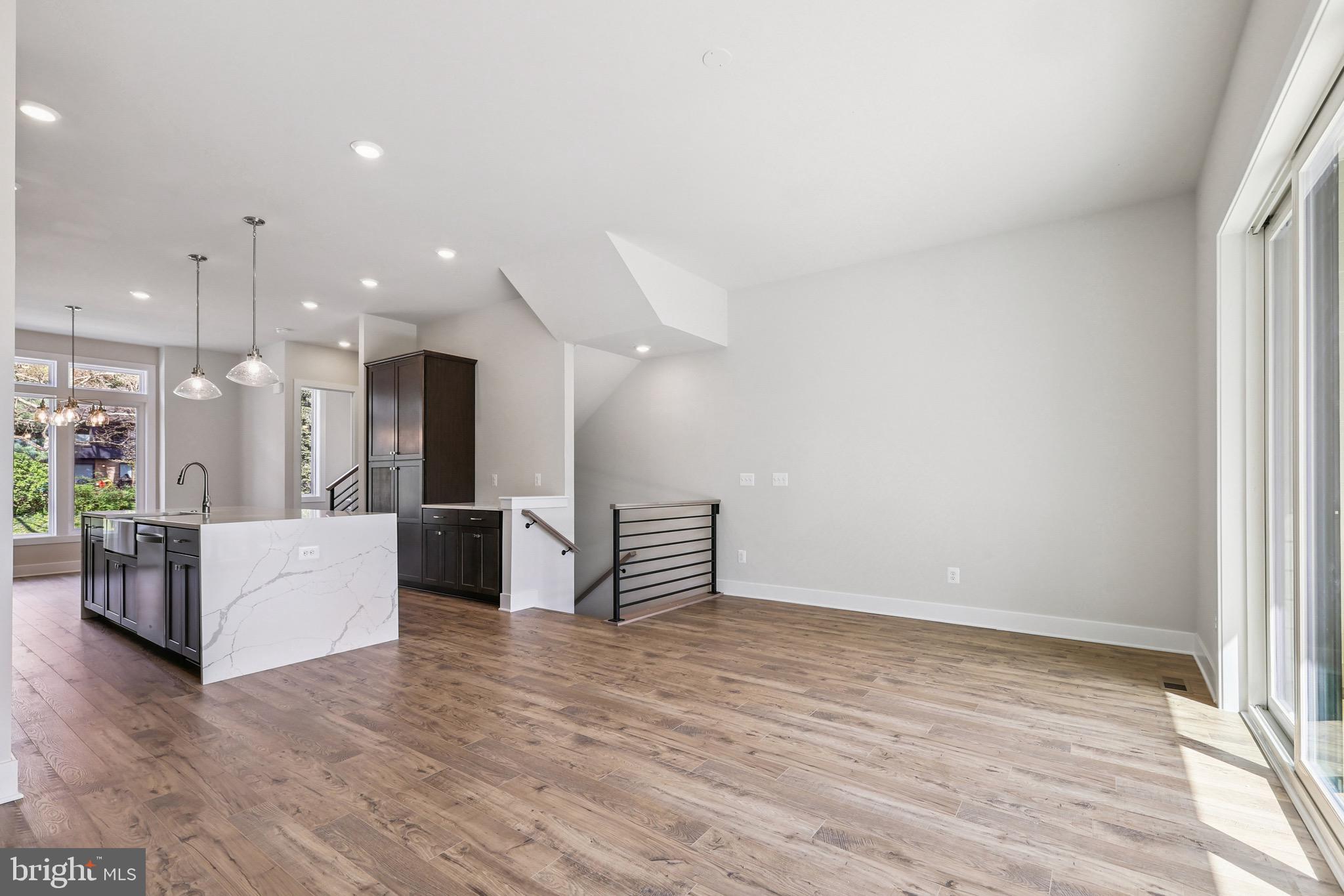 SUNSET STATION - Residential