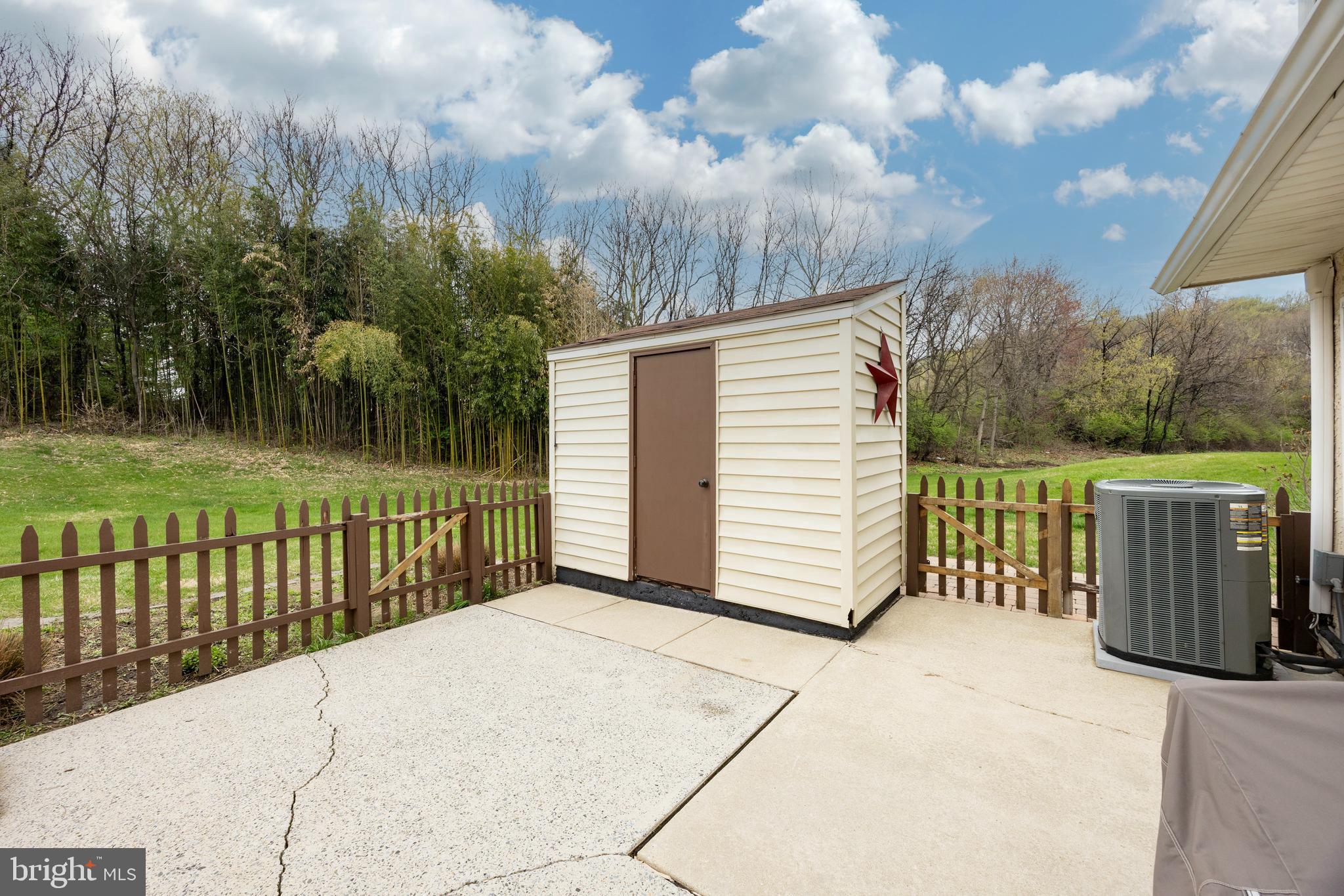 BEAVER RUN KNOLL - Residential