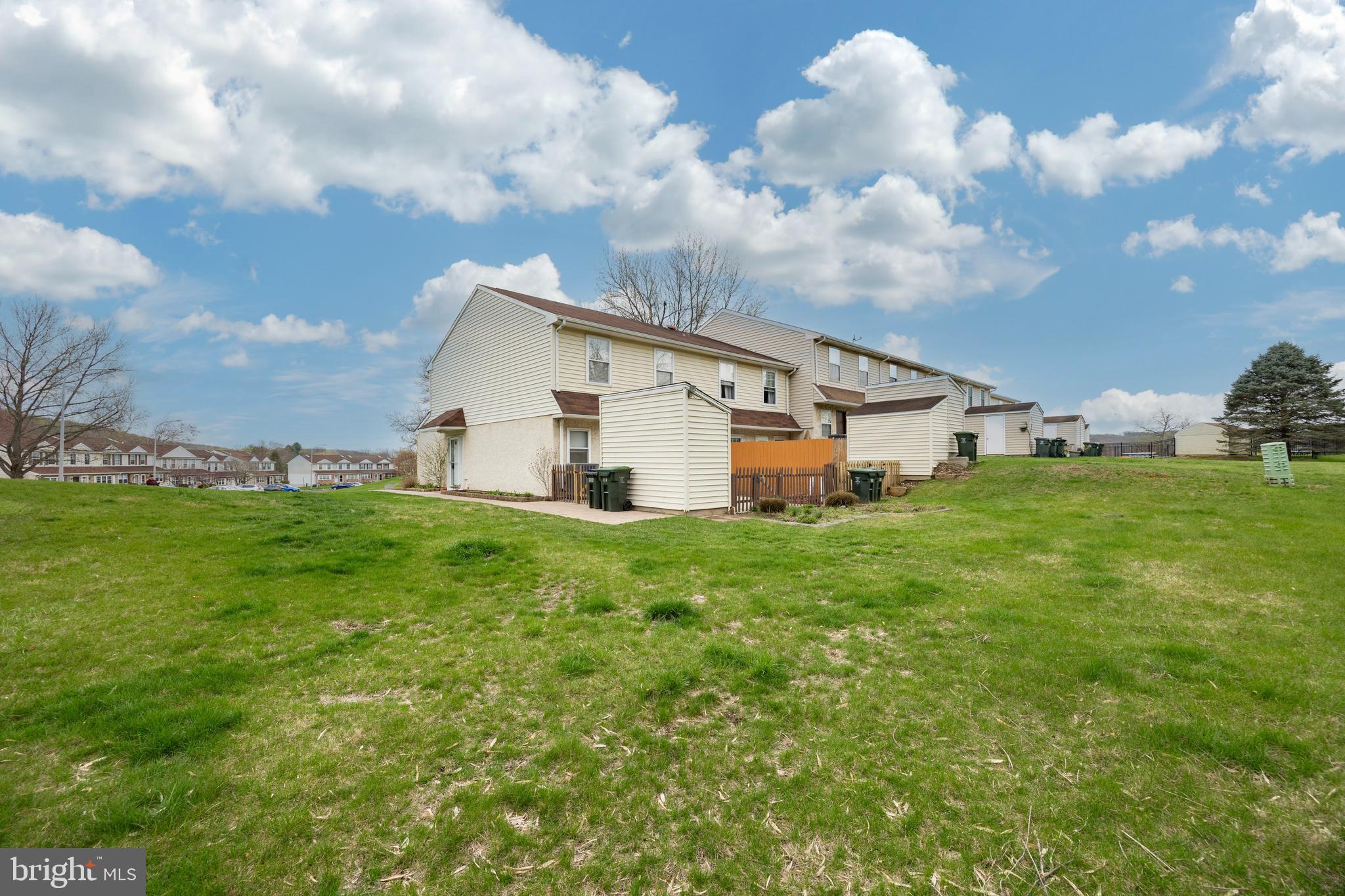 BEAVER RUN KNOLL - Residential