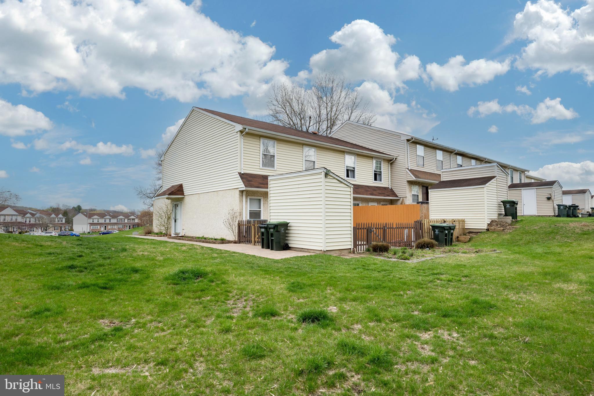 BEAVER RUN KNOLL - Residential