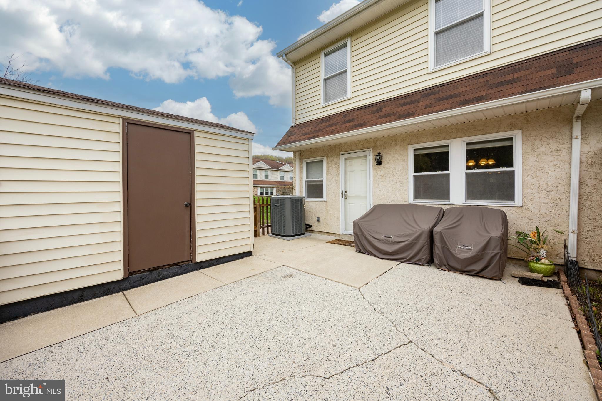 BEAVER RUN KNOLL - Residential