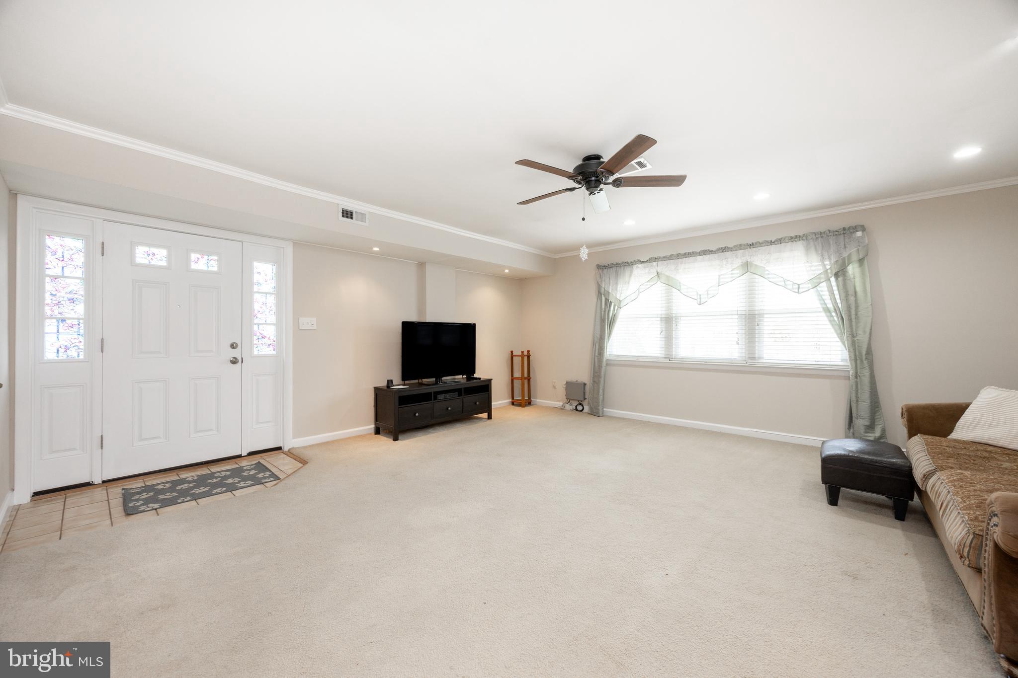 BEAVER RUN KNOLL - Residential