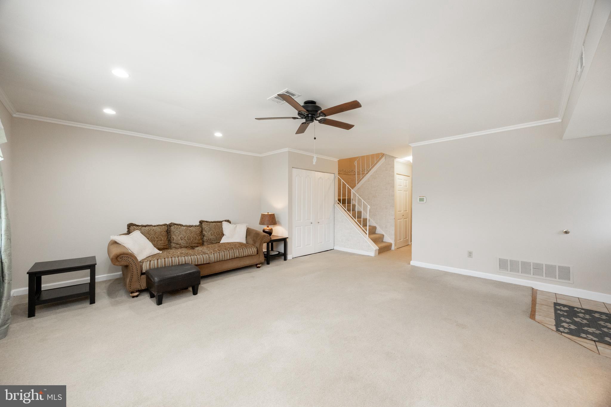 BEAVER RUN KNOLL - Residential