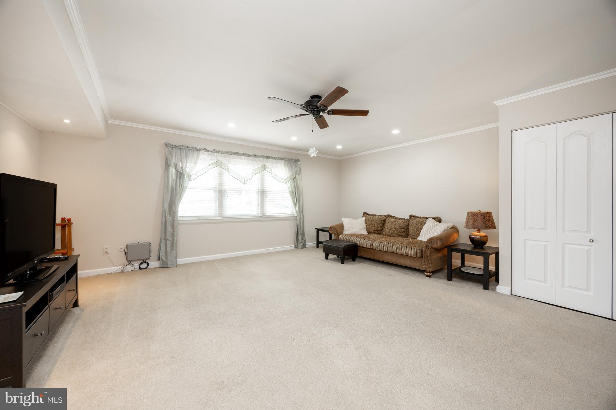 BEAVER RUN KNOLL - Residential