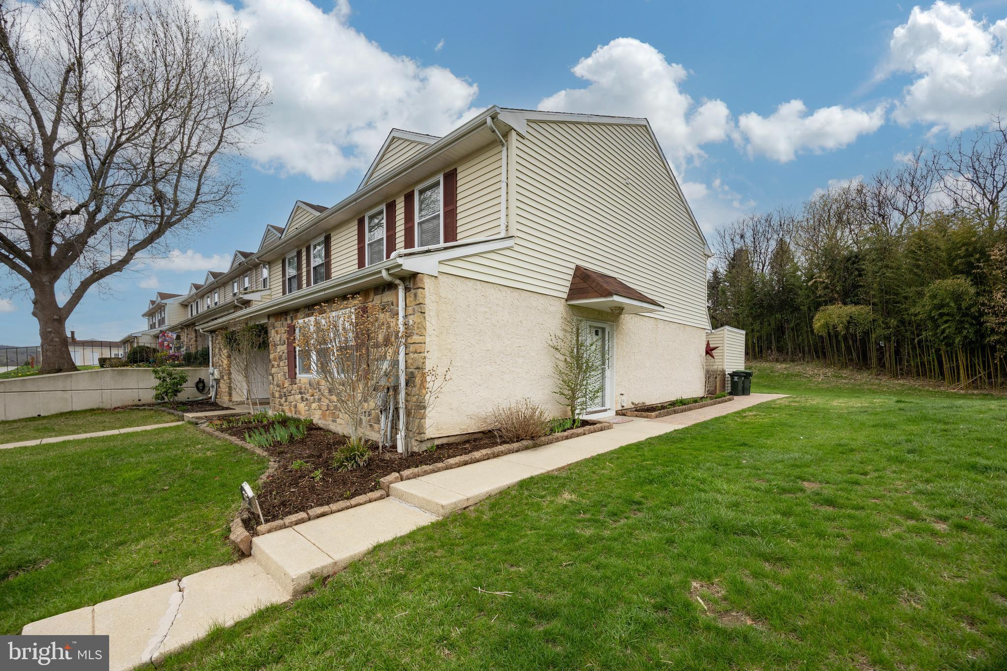 BEAVER RUN KNOLL - Residential