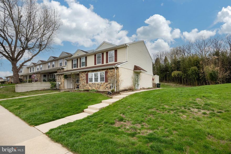 Welcome to the Beaver Run Knoll community!  If you've been waiting on an End unit home to pop up with privacy, this may be your opportunity.  As you enter this home, you'll be greeted by the spacious living room, which welcomes the sunshine in!  The main floor consists of the large living room, half bathroom, dining area, and roomy kitchen which allows access to the private back patio/yard.   The main level of this home has been recently painted.  Upstairs you'll find the main bedroom with walk in closet, and full bathroom with tile surround shower.  Two more spacious bedrooms and a full hall bathroom completes the second floor.  In the hallway there's attic access for extra storage, and also a whole house fan.  This home has been well maintained and is ready for its next owner(s).  Local parks, restaurants, shops and major roadways are close by!  Schedule your showing today