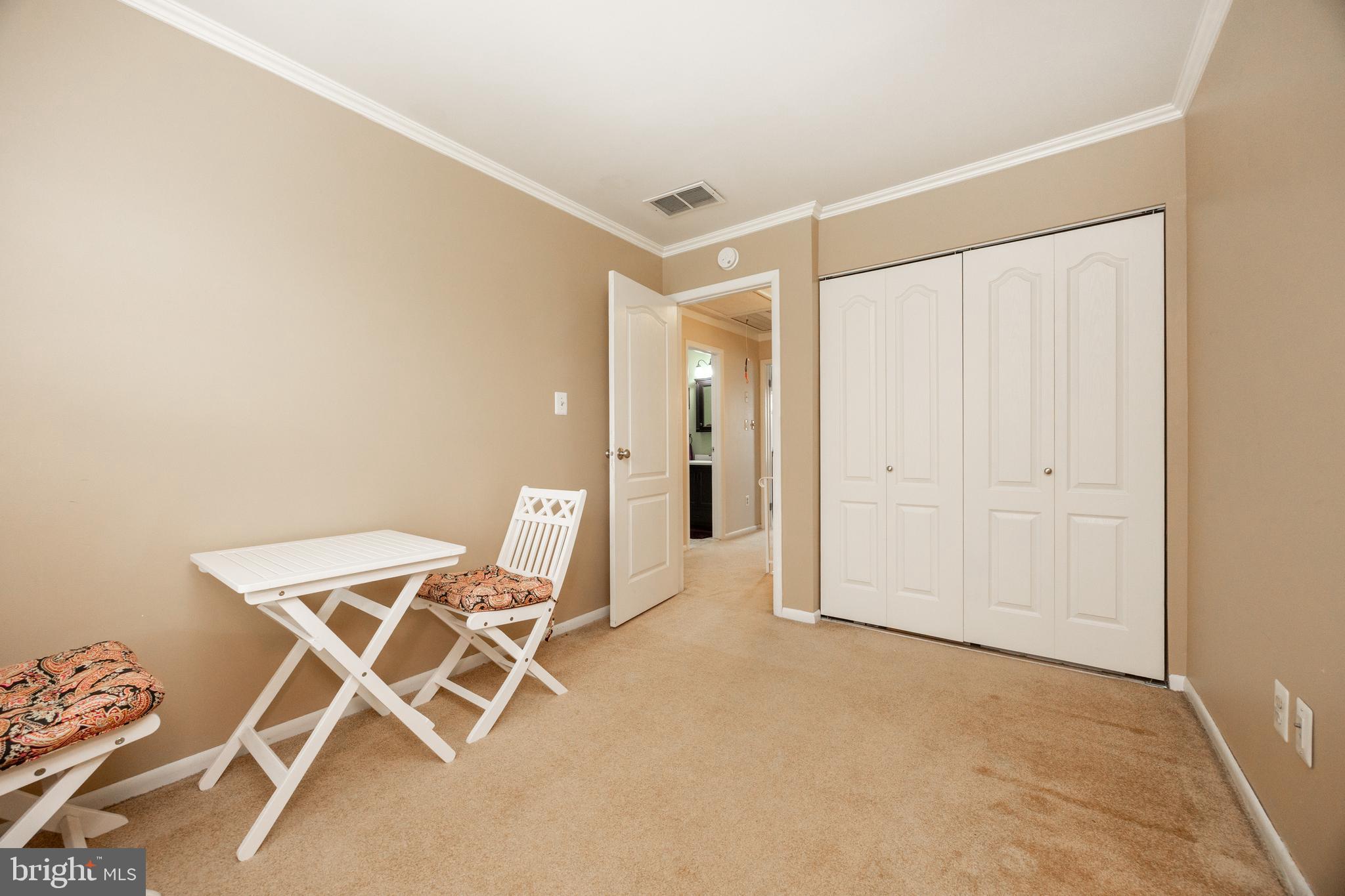 BEAVER RUN KNOLL - Residential