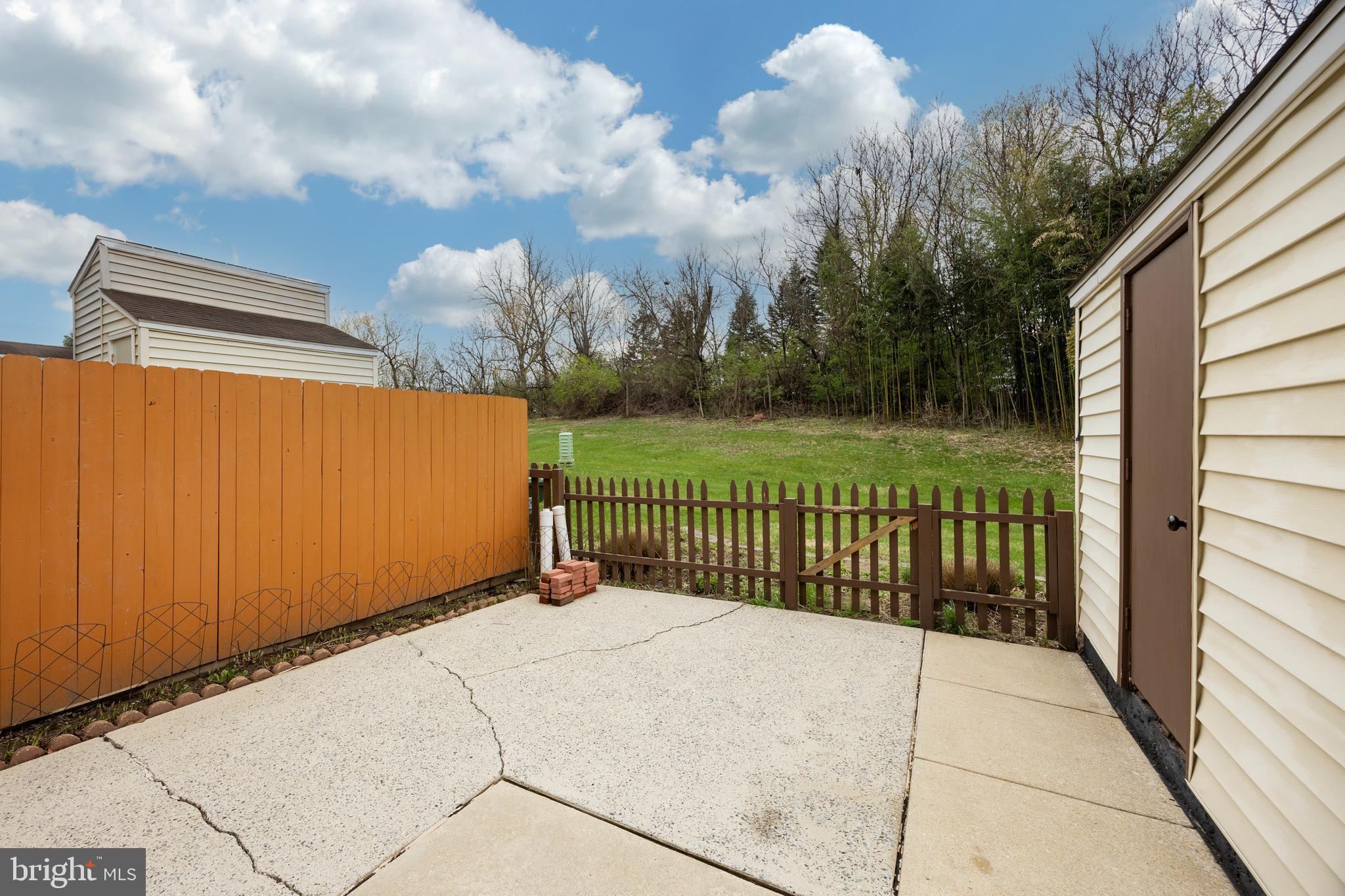 BEAVER RUN KNOLL - Residential