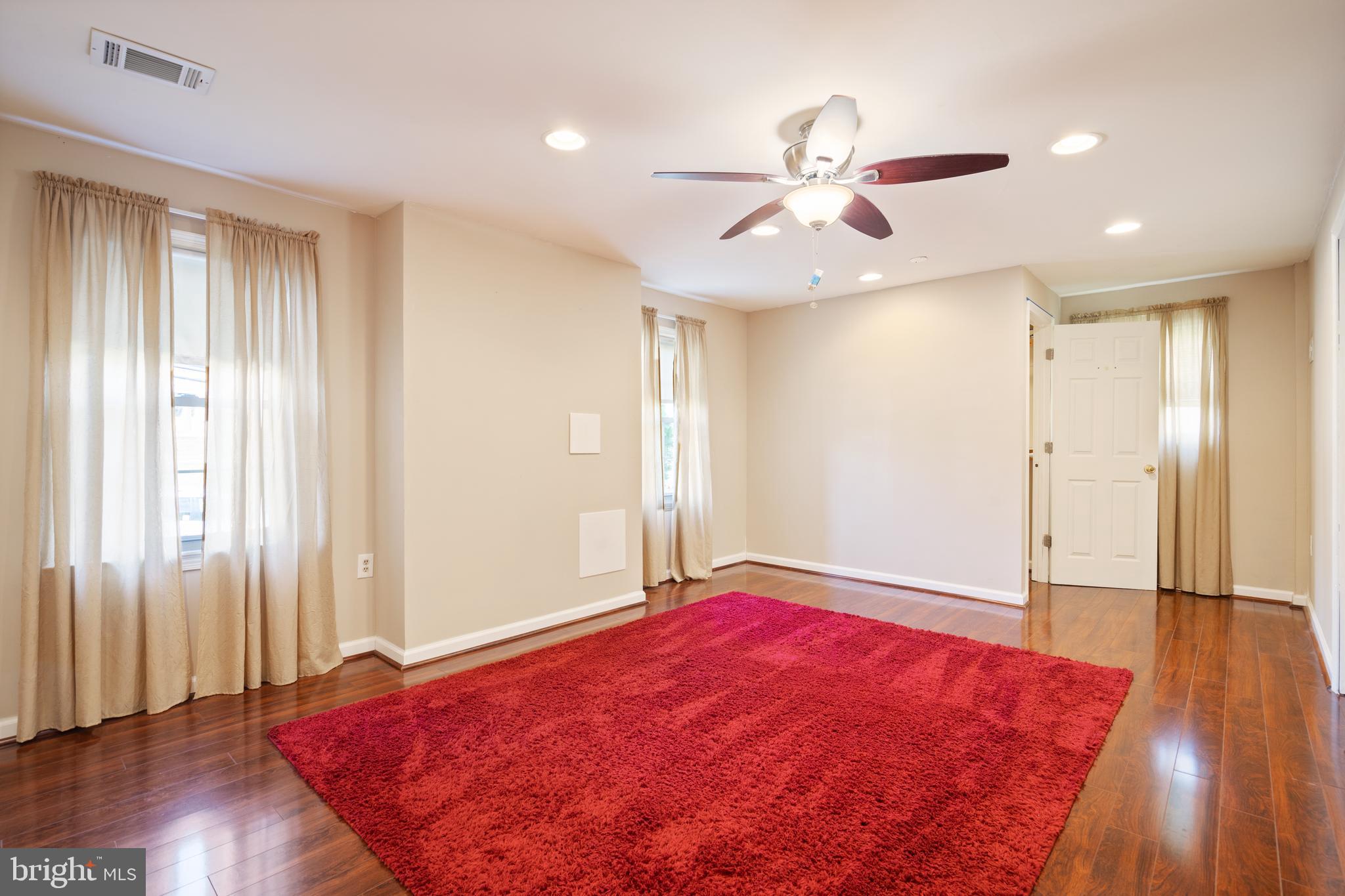 ESTONIAN ESTATES - Residential