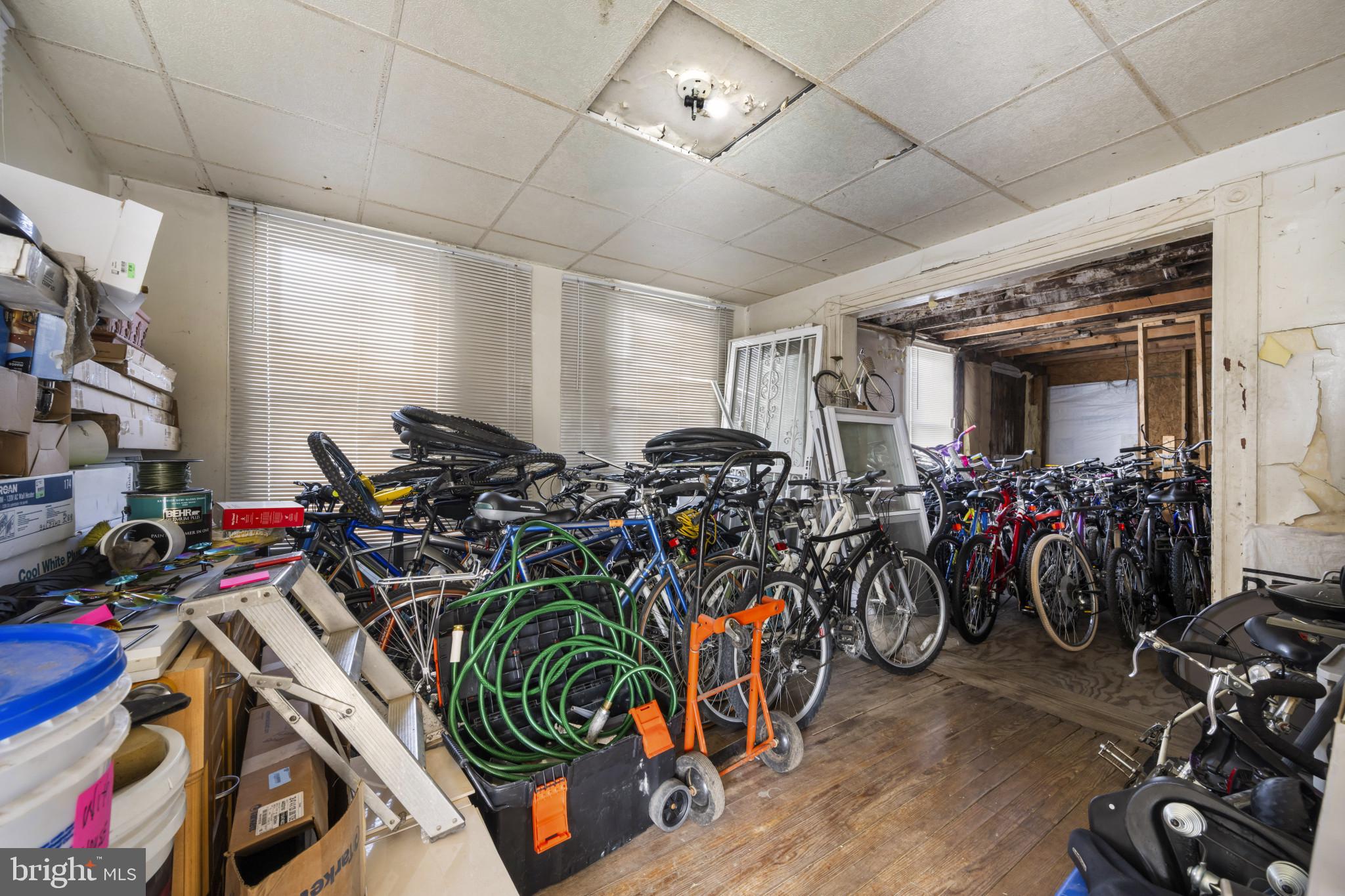 WOODMERE - Residential