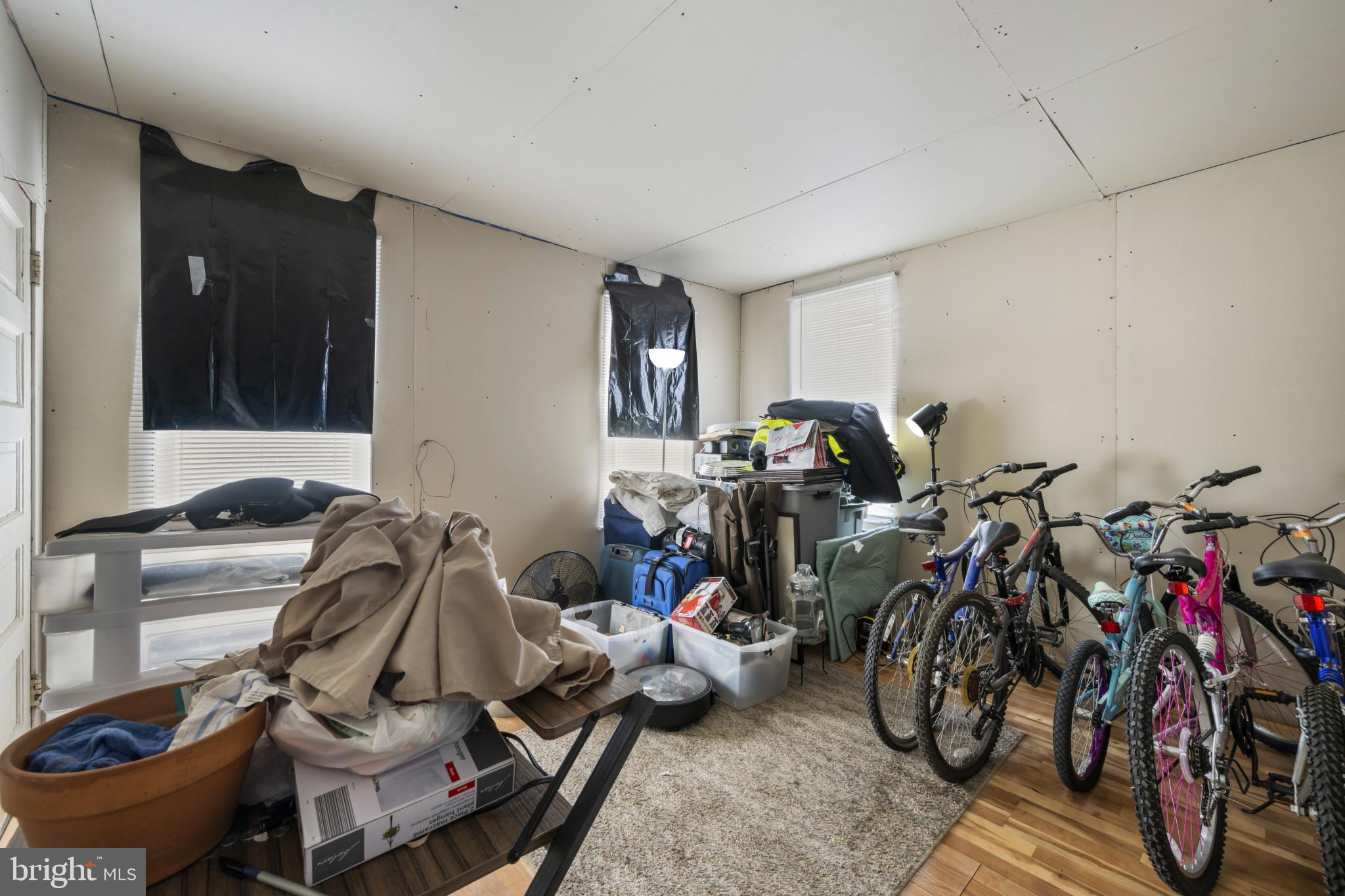 WOODMERE - Residential