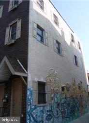 Spacious, renovated home in the heart of one of Center City's most loved locations! This rental has it all. Hardwood floors throughout, 3 bedrooms all w/ ample closet space and their own full baths, plus a convenient half bath on the home's main level. Full kitchen w/ island and breakfast bar granite counters, lots of cabinet space, dishwasher, built-in microwave, modern track lighting and leads out to a private rear deck. Open living room layout plus dining room area and a full size washer/dryer area situated on the main level. Recessed lighting, ceiling fans, 2 skylights, dual-zoned heating and central a/c. In the heart of the popular Hawthorne area w/ lots to do, a stone's throw from tons of great restaurants, gastropubs, shopping, parks + playgrounds, Whole Foods, Starbucks, CVS, Palumbo Playground. A few blocks and/or close walk to a number of other great Center City spots like: Wash West, Bella Vista/Italian Market, Passyunk Ave, Ave of the Arts, Midtown + Rittenhouse. Walk Score: 96; Bike Score: 98. Don't miss out on this fabulous place to call home!