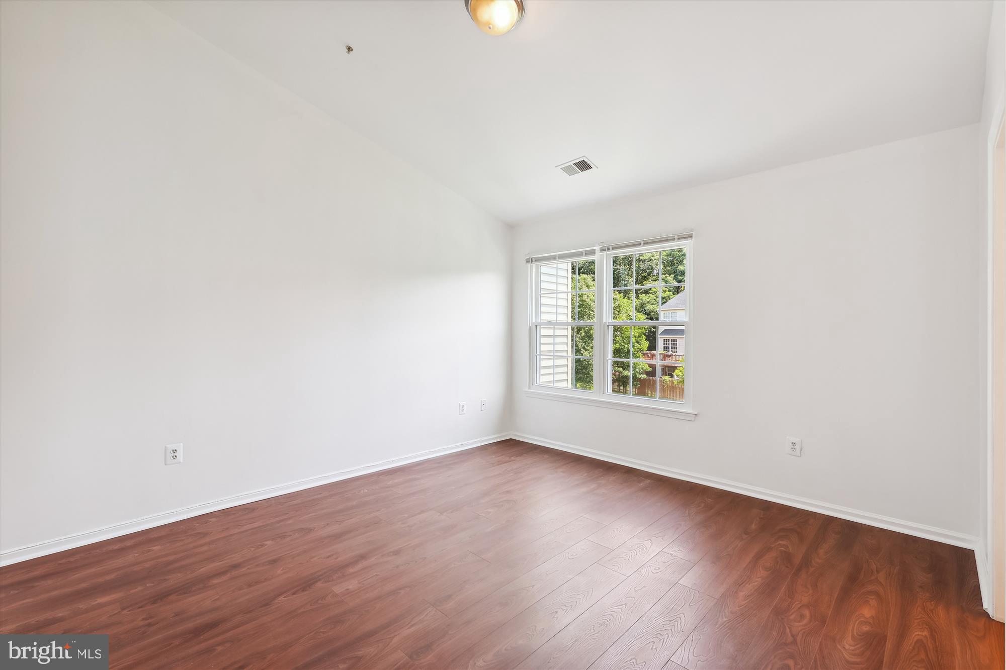 YORKSHIRE KNOLLS-PLAT 10 - Residential Lease