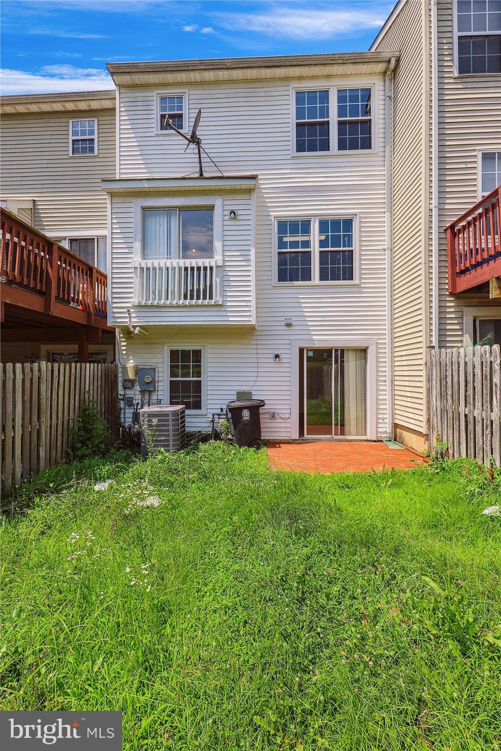 YORKSHIRE KNOLLS-PLAT 10 - Residential Lease