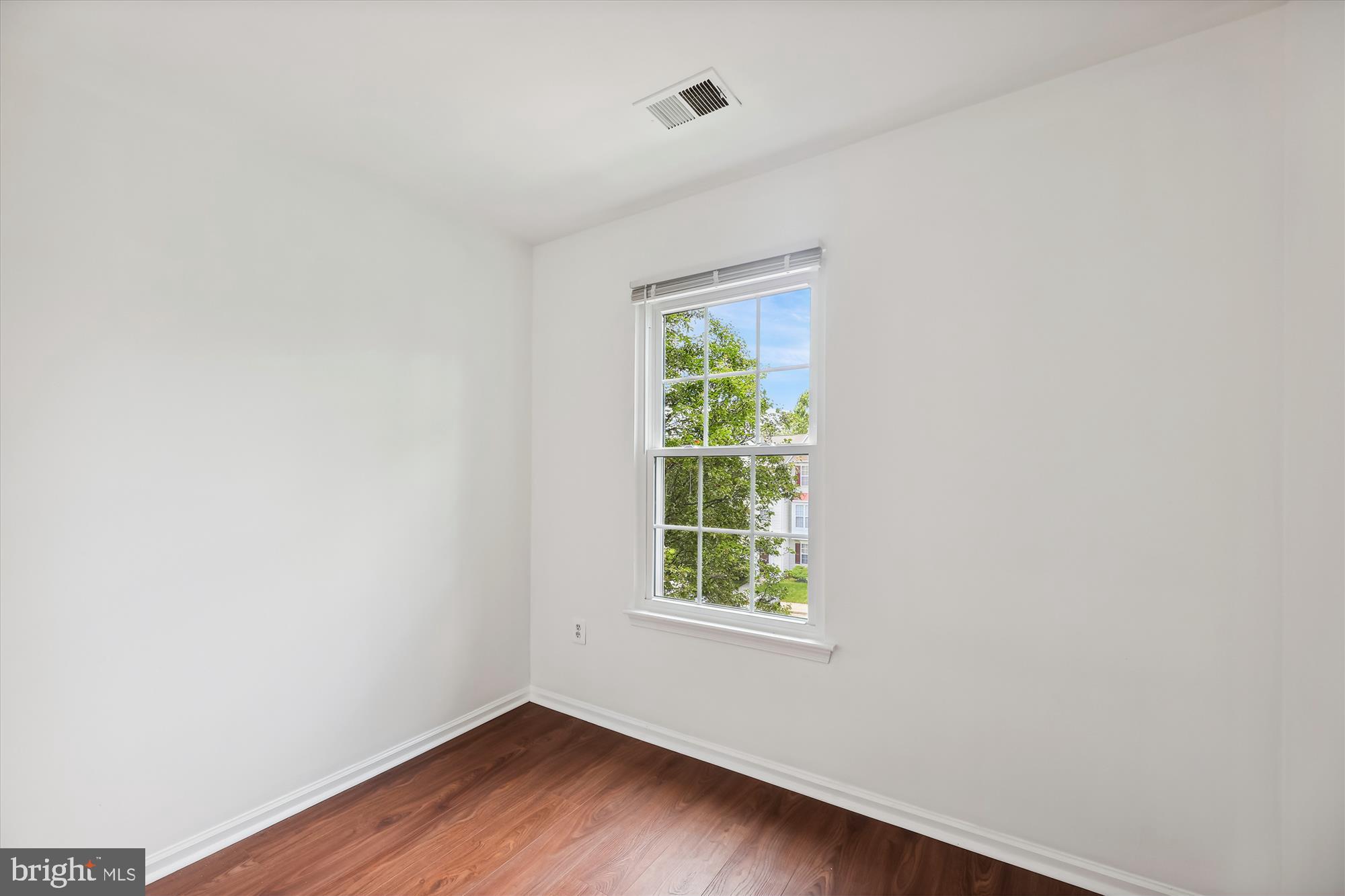 YORKSHIRE KNOLLS-PLAT 10 - Residential Lease