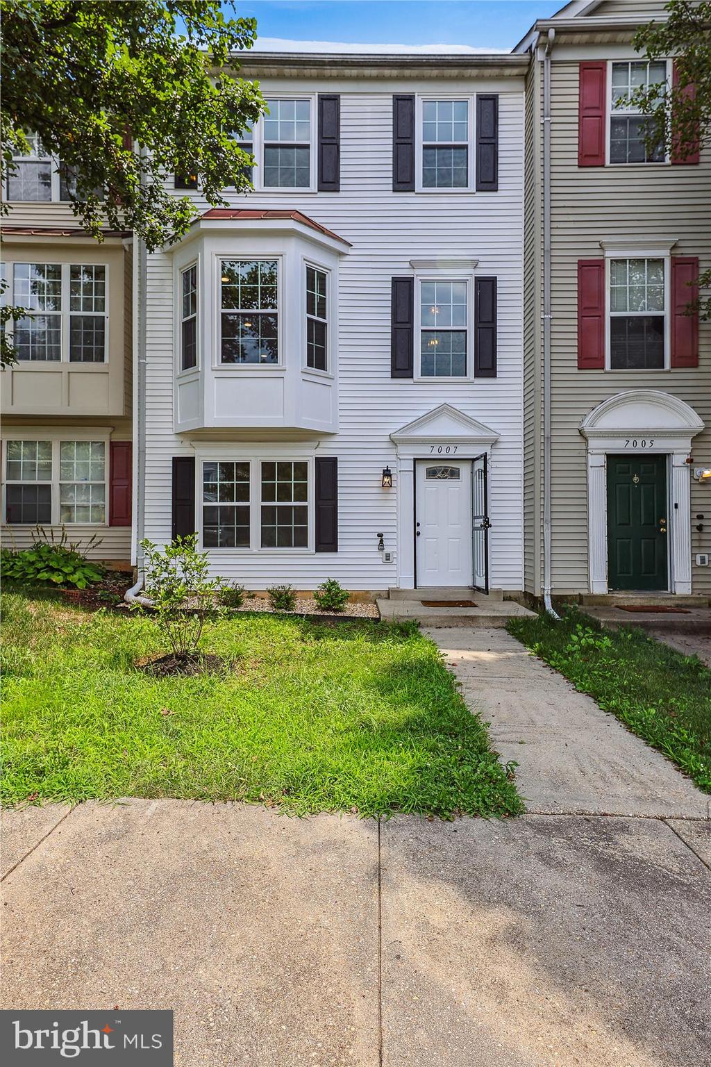 YORKSHIRE KNOLLS-PLAT 10 - Residential Lease