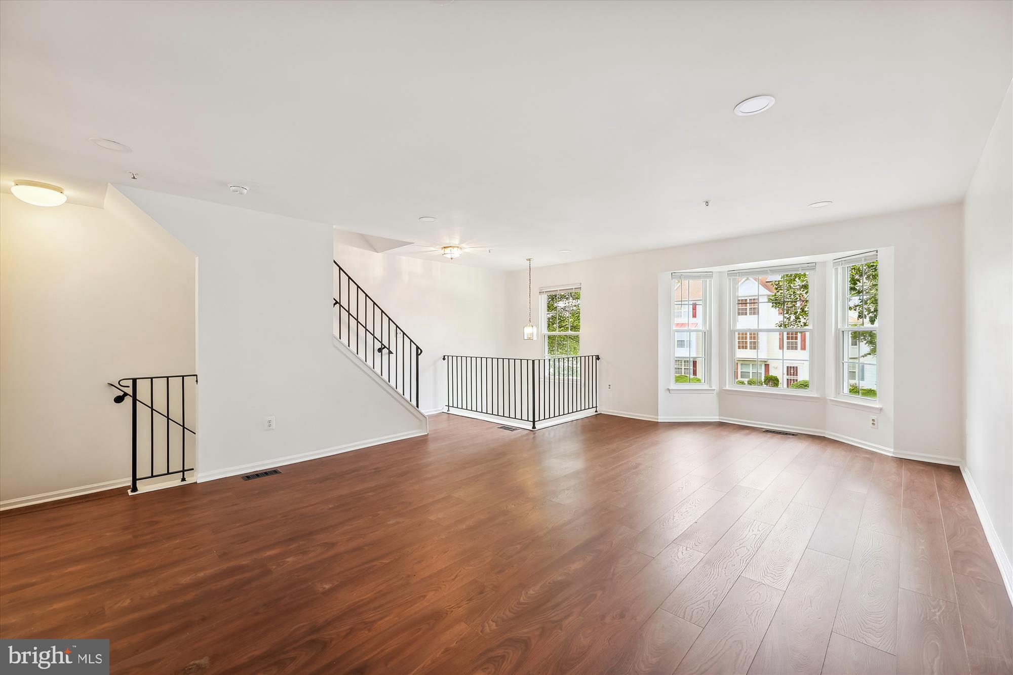 YORKSHIRE KNOLLS-PLAT 10 - Residential Lease