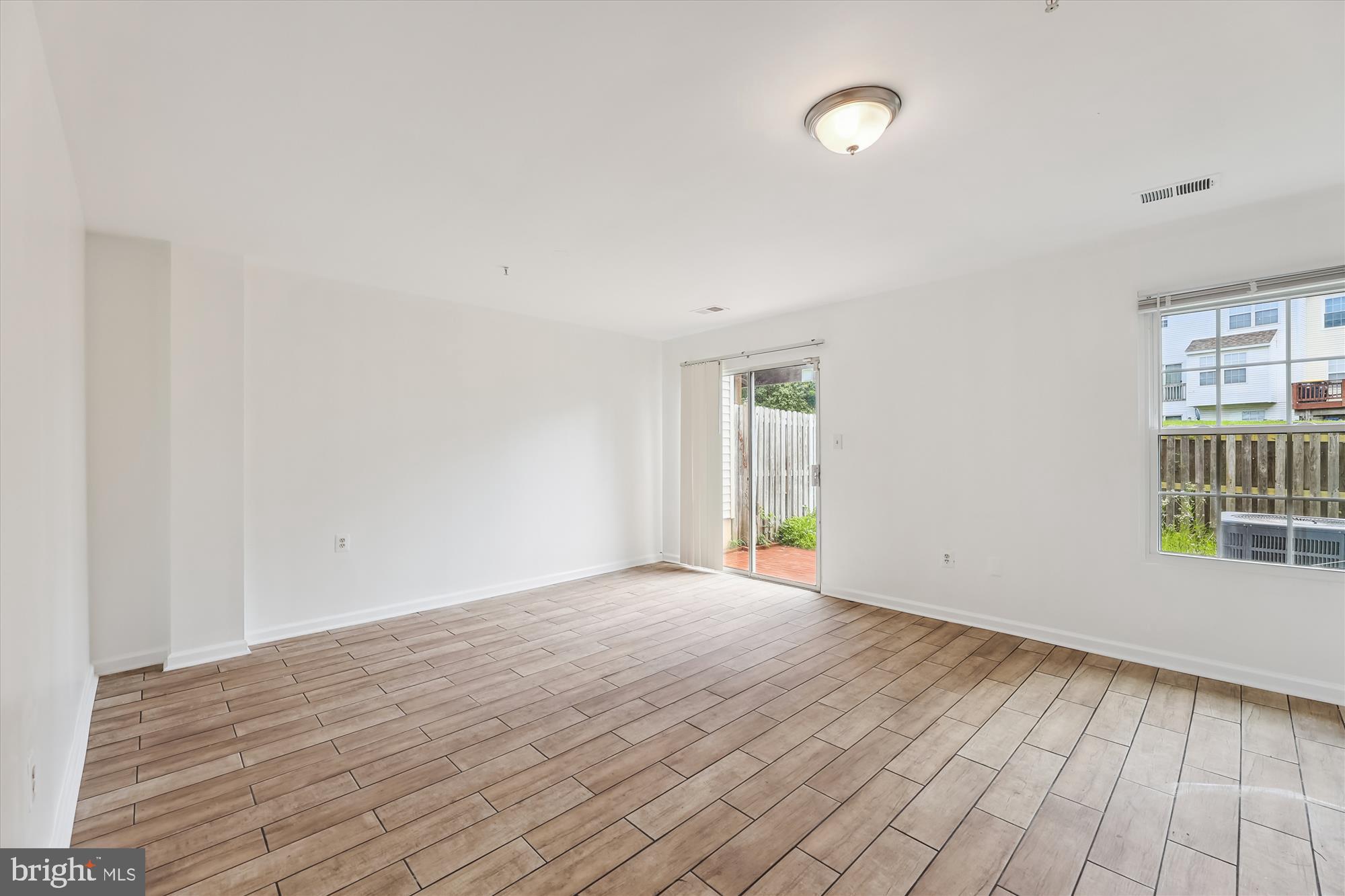 YORKSHIRE KNOLLS-PLAT 10 - Residential Lease