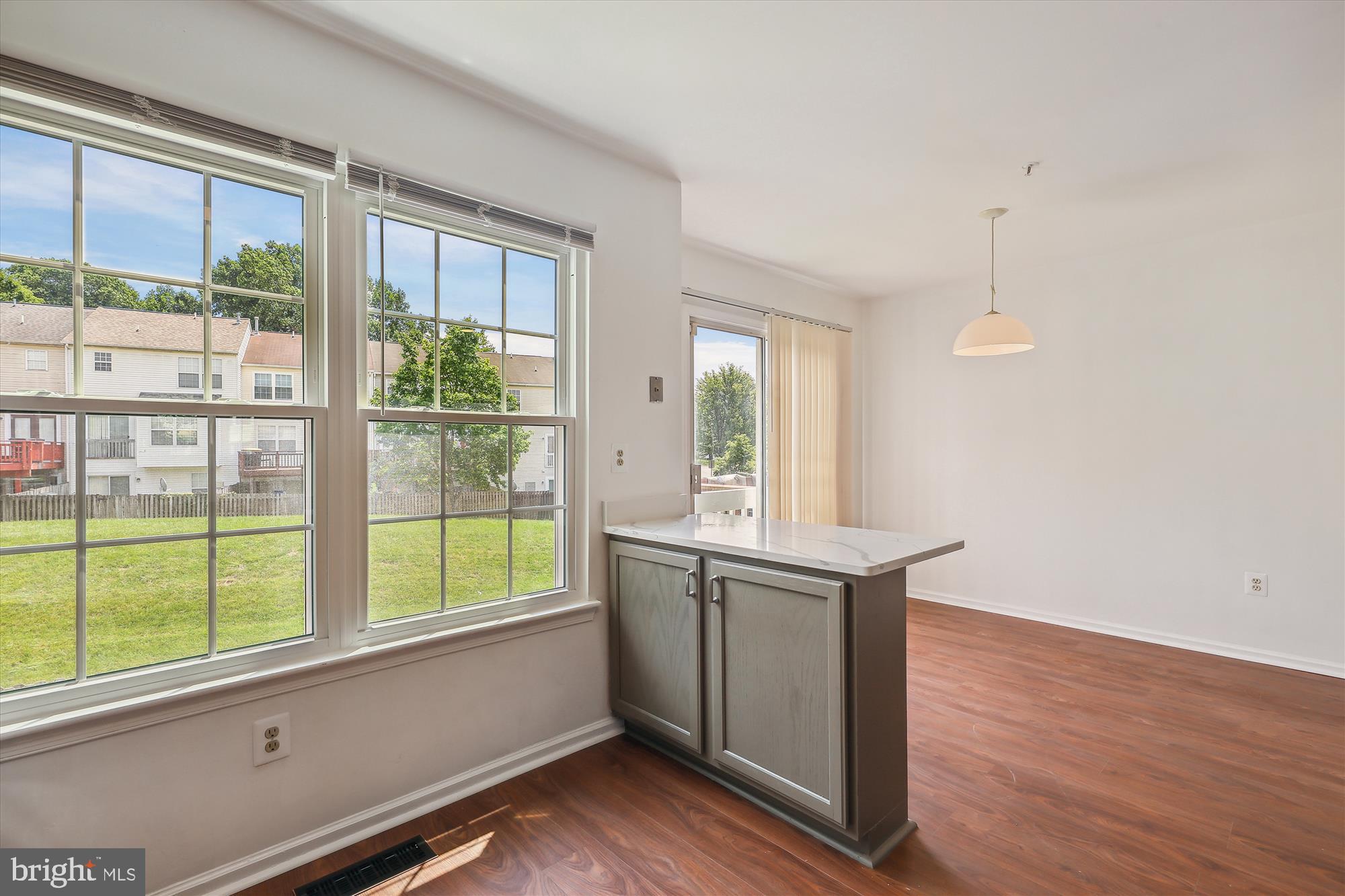 YORKSHIRE KNOLLS-PLAT 10 - Residential Lease