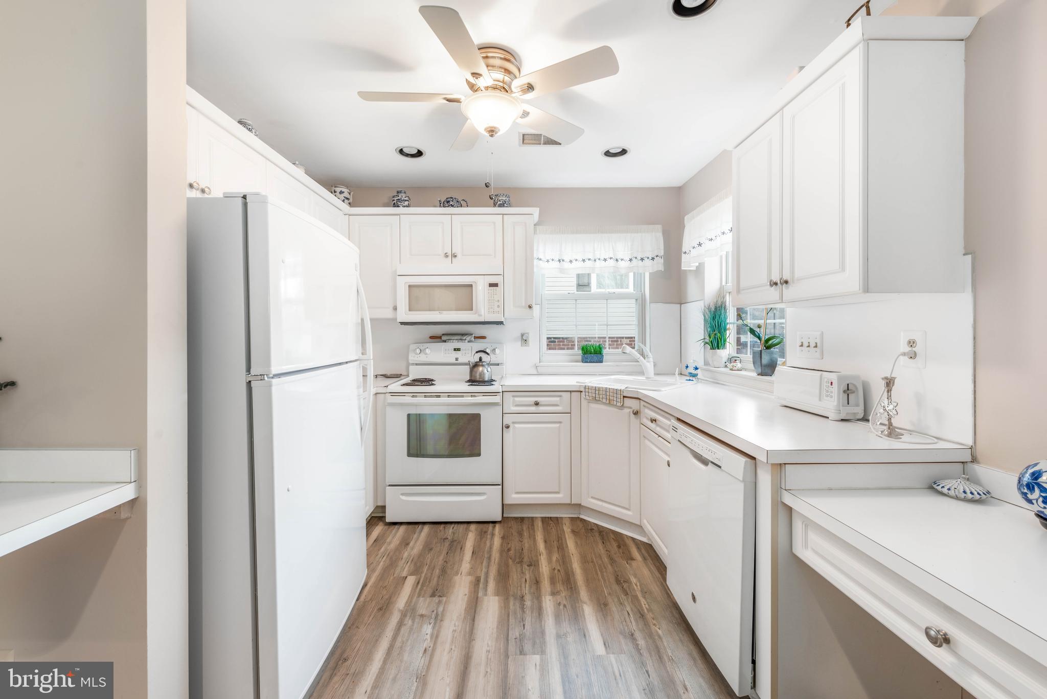 MEWS AT VALLEY FOR - Residential