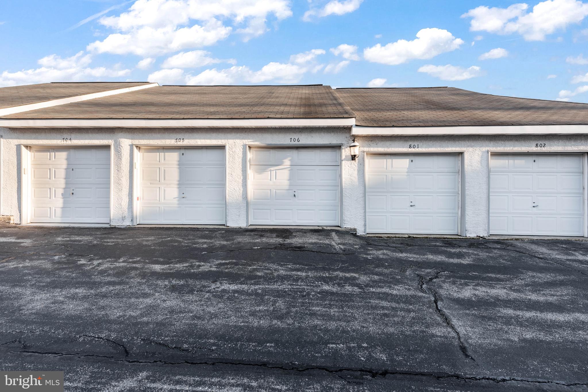 MEWS AT VALLEY FOR - Residential