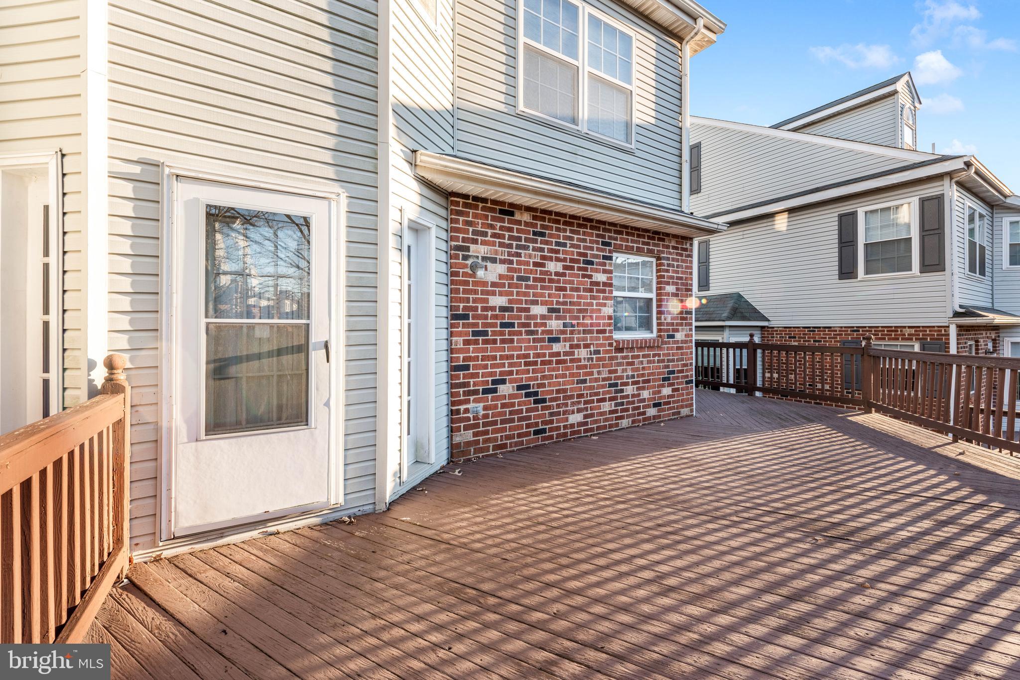 MEWS AT VALLEY FOR - Residential