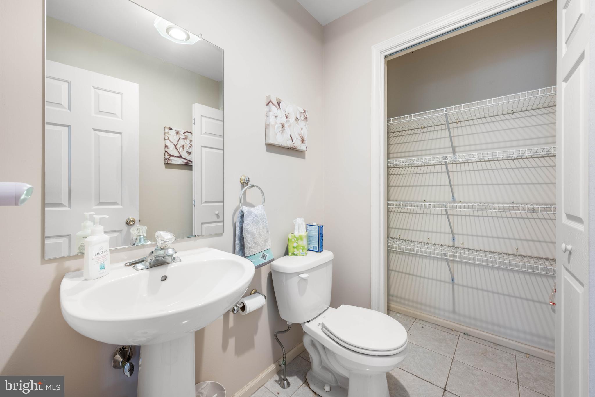 MEWS AT VALLEY FOR - Residential