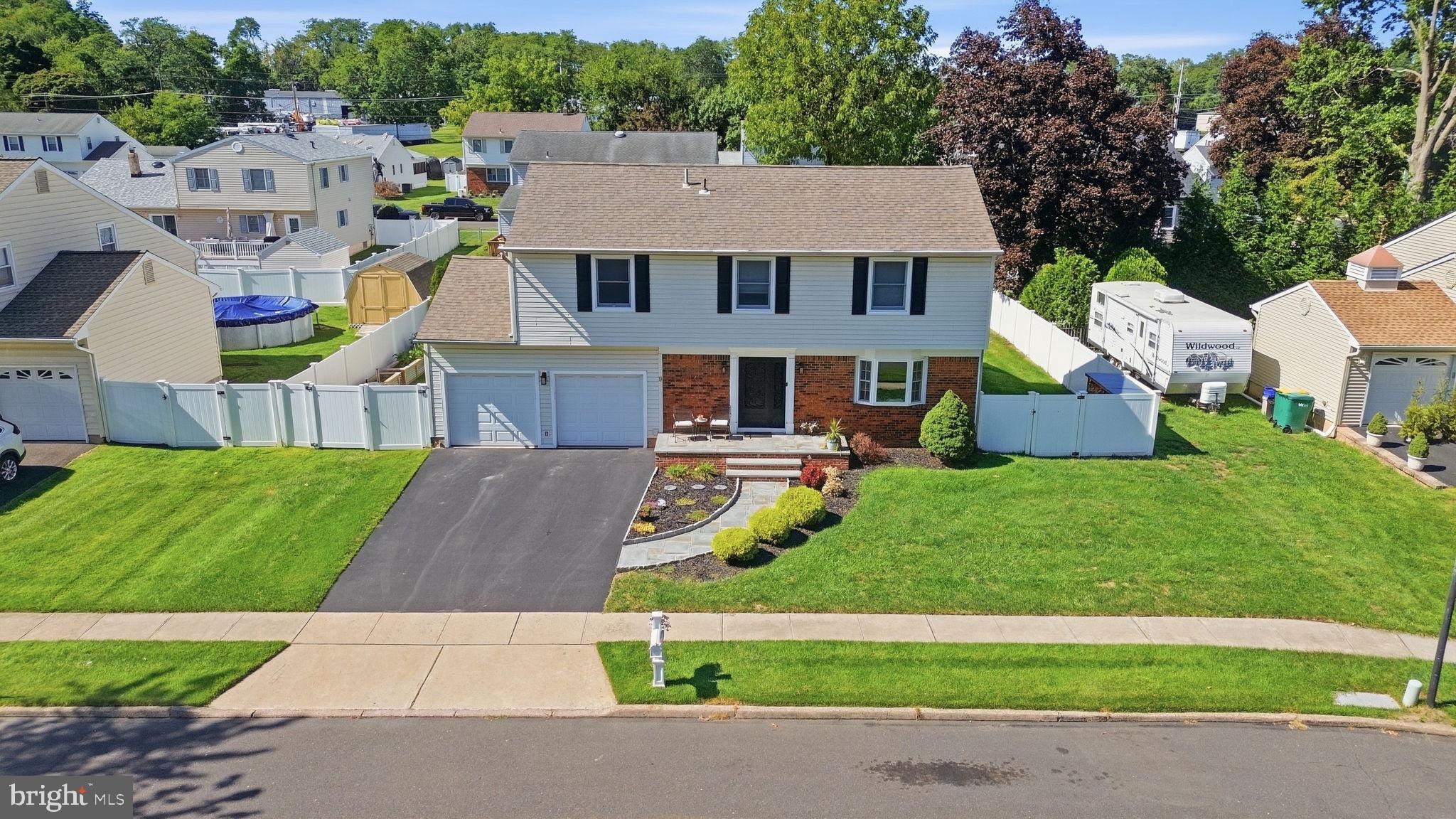 8 NANCIA COURT