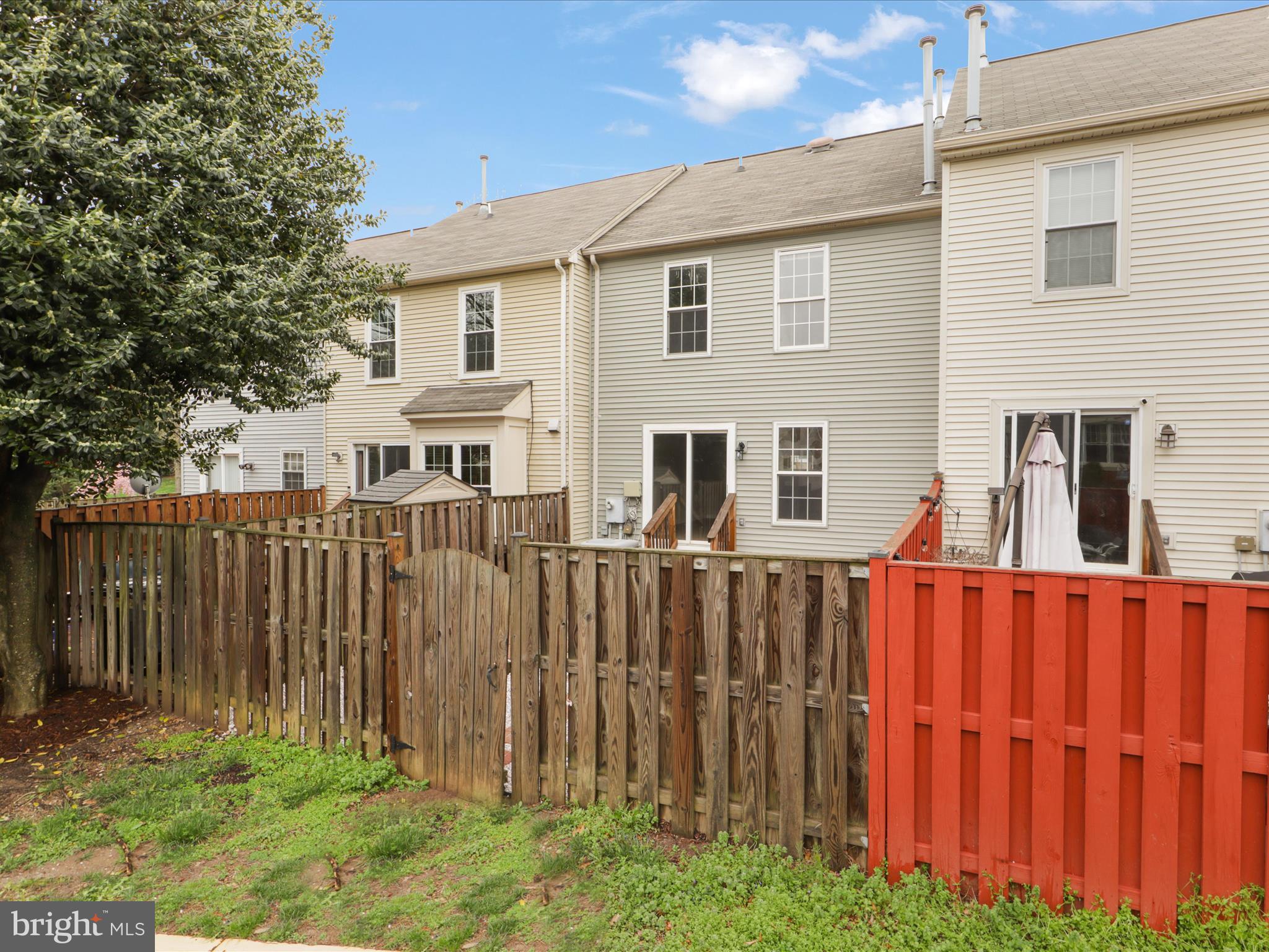 ROLLING BROOK - Residential Lease