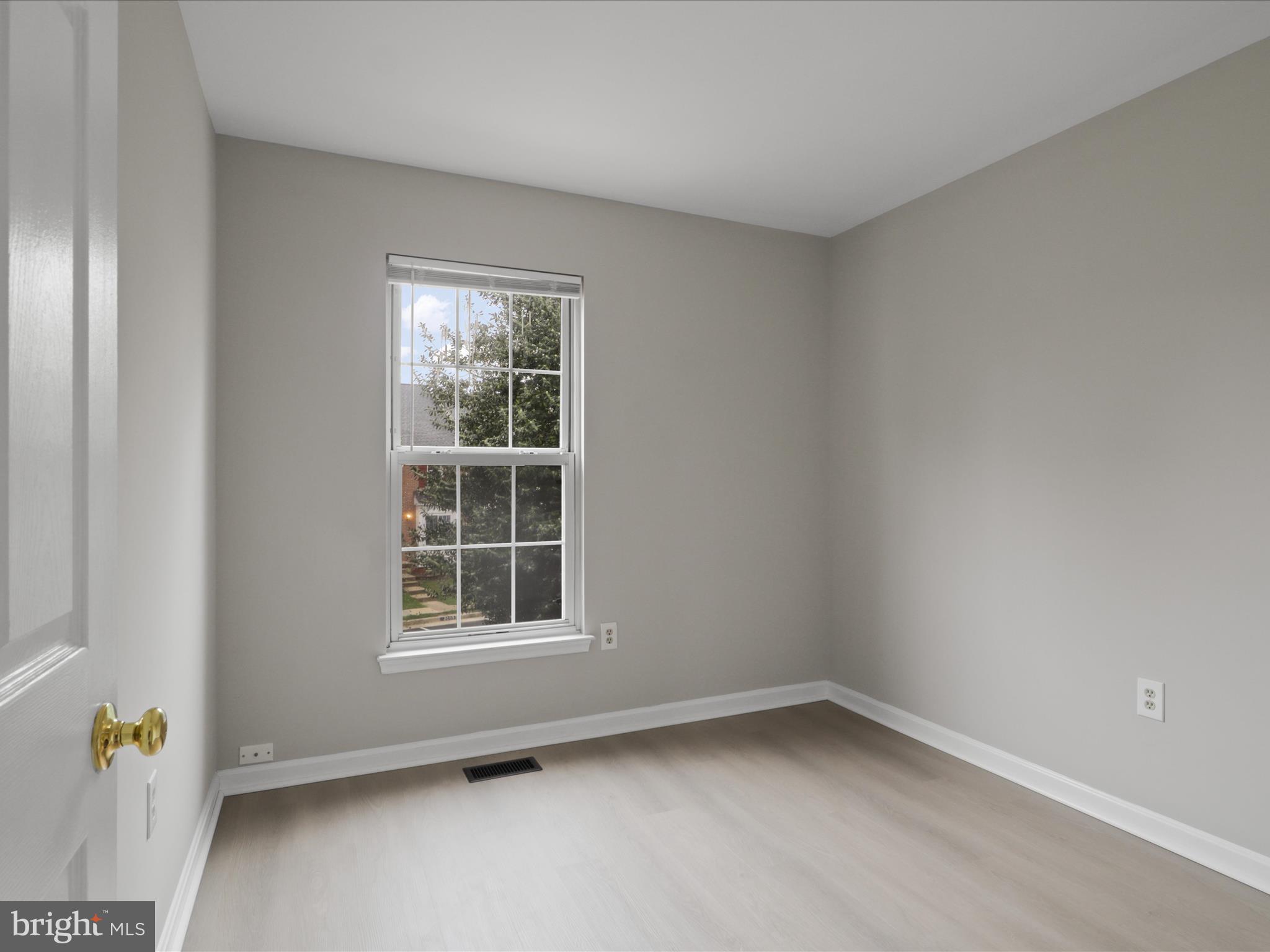 ROLLING BROOK - Residential Lease