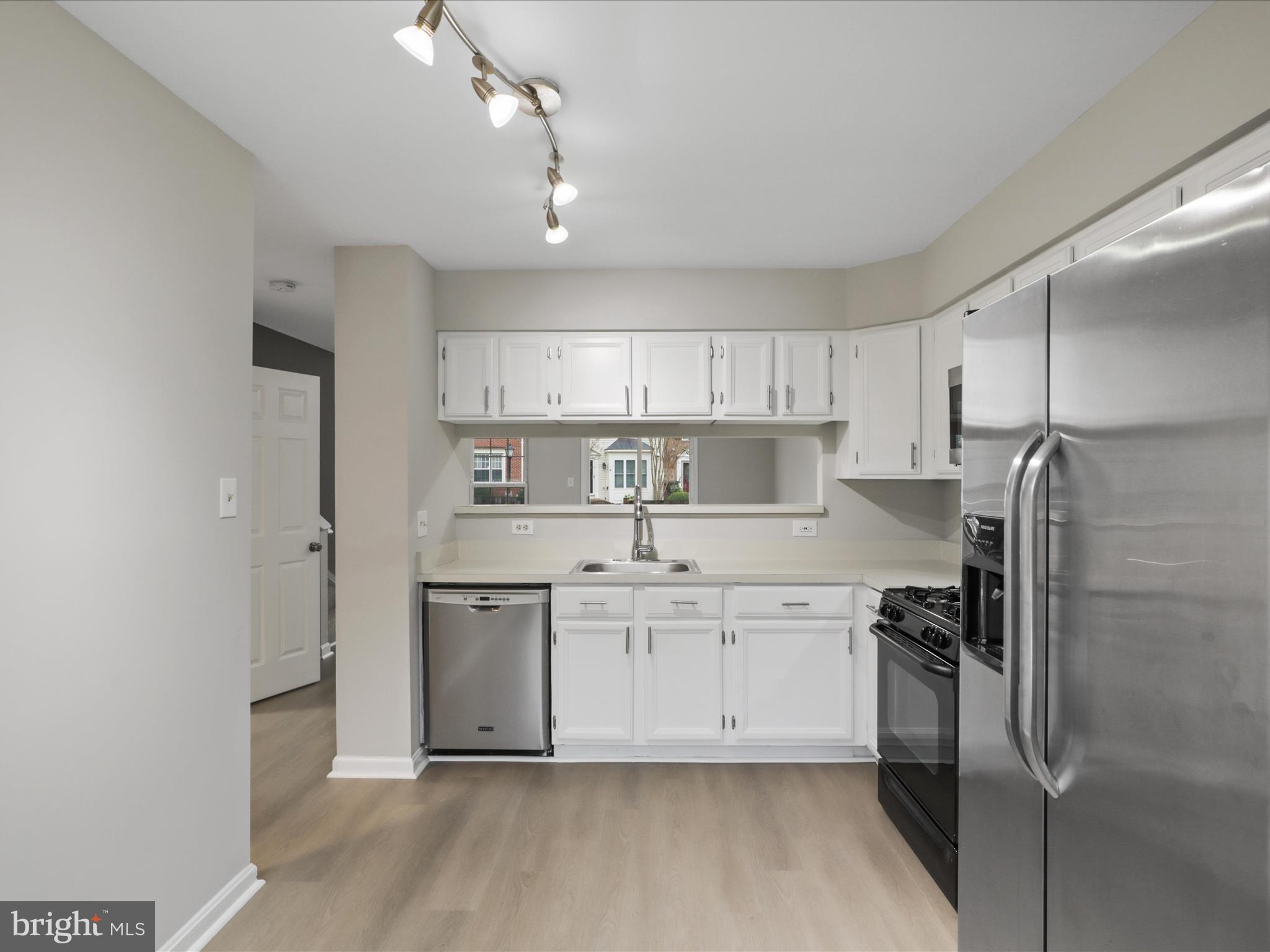 ROLLING BROOK - Residential Lease