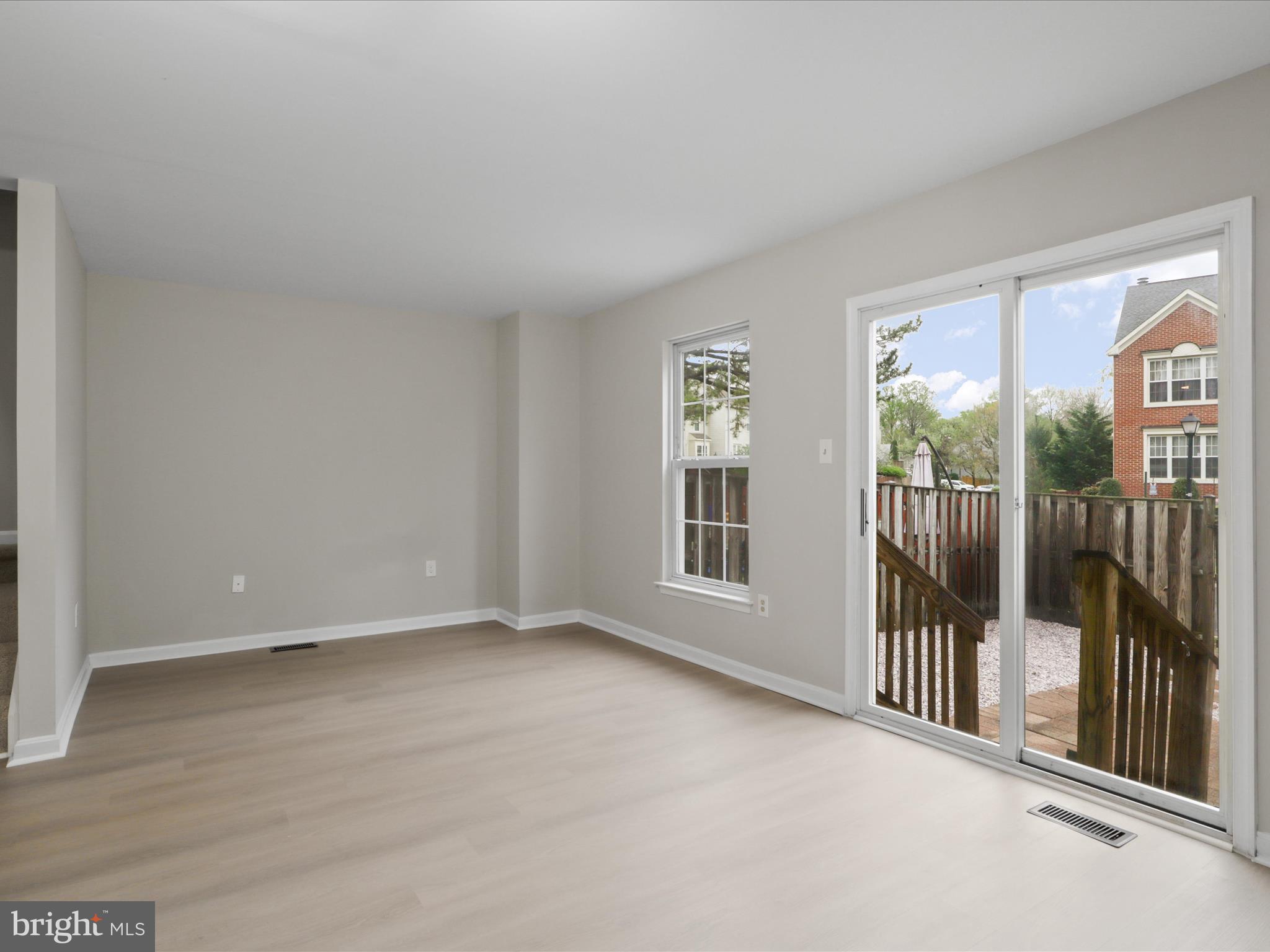 ROLLING BROOK - Residential Lease