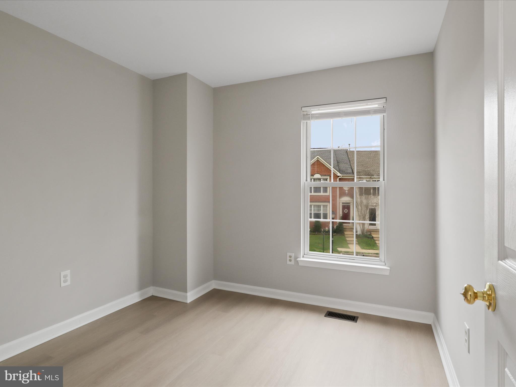 ROLLING BROOK - Residential Lease