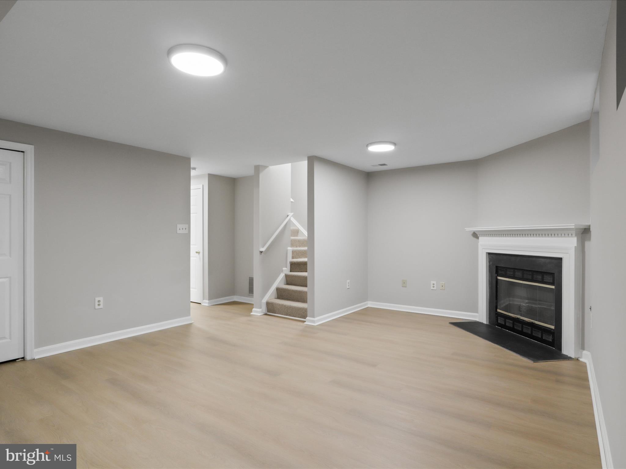 ROLLING BROOK - Residential Lease