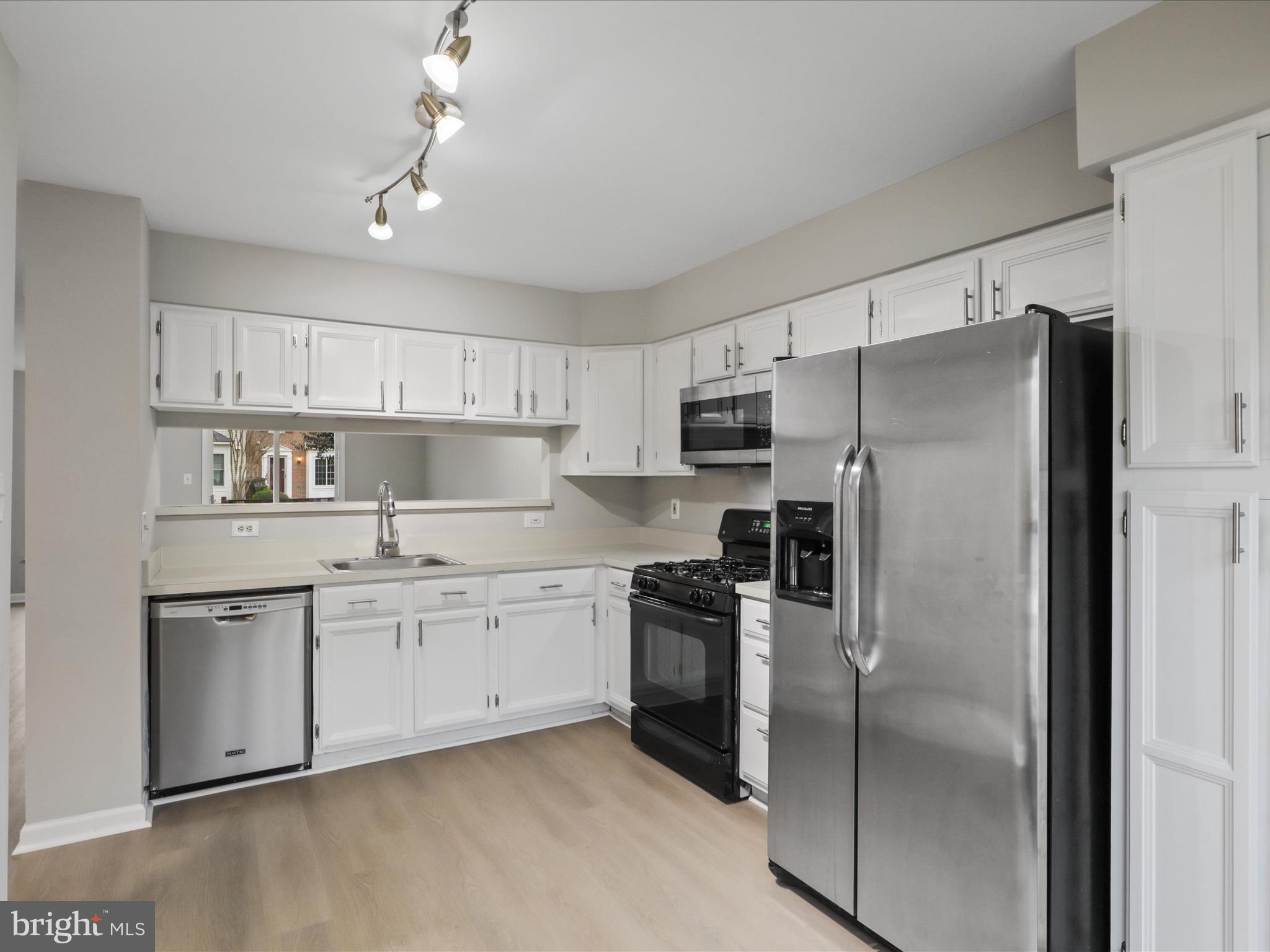 ROLLING BROOK - Residential Lease