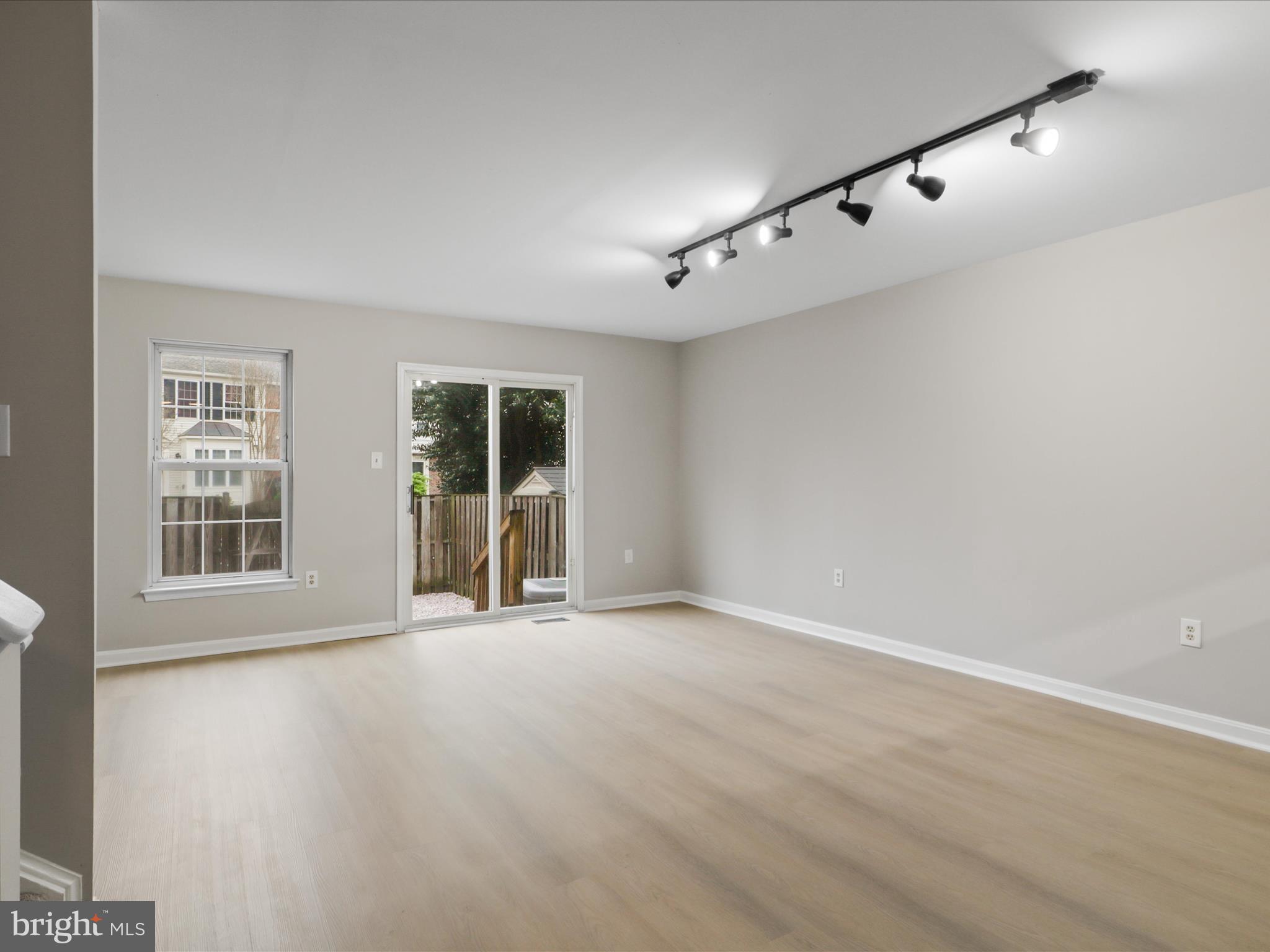 ROLLING BROOK - Residential Lease