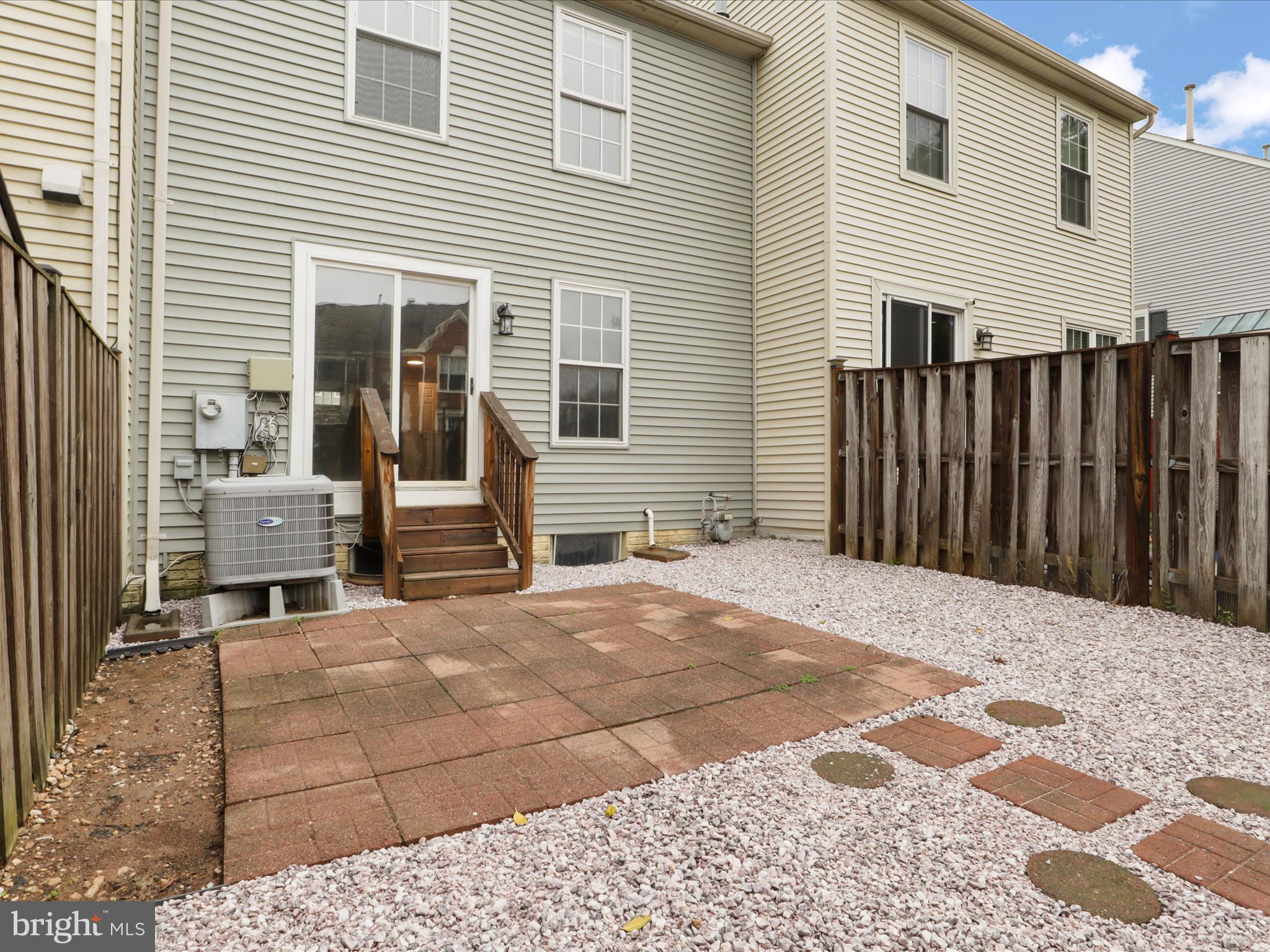 ROLLING BROOK - Residential Lease