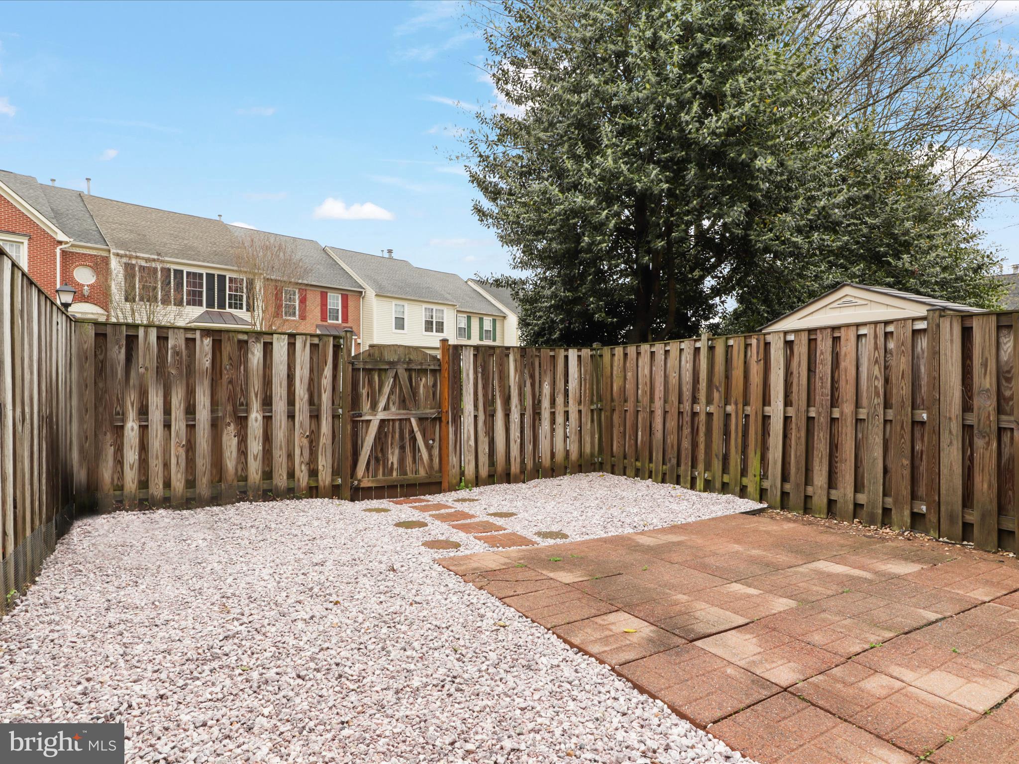 ROLLING BROOK - Residential Lease