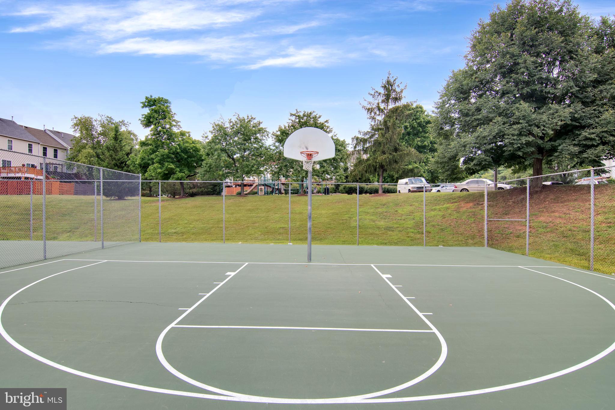 ROLLING BROOK - Residential Lease